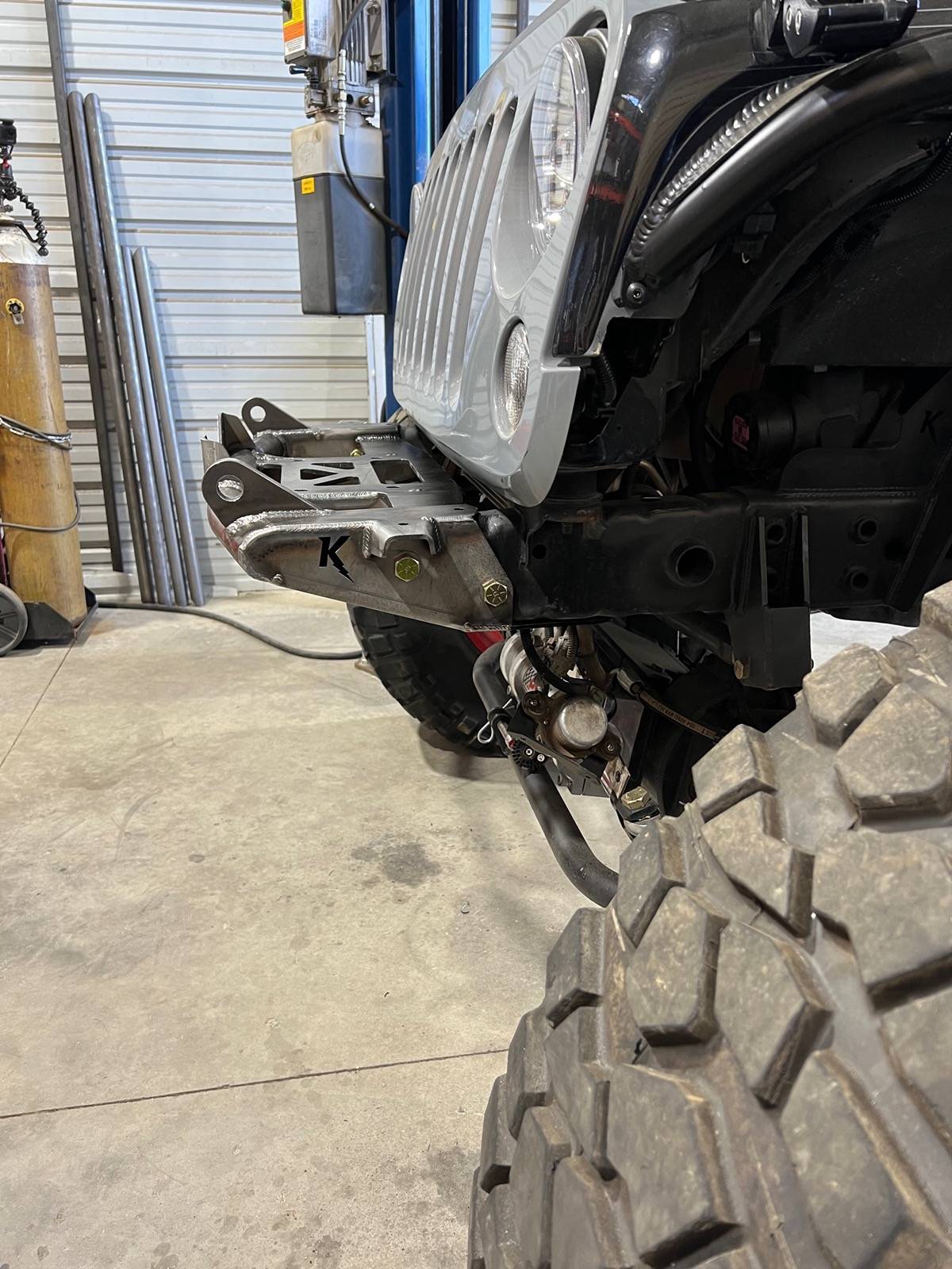 Jeep Gladiator Stubby vs. full-width front bumper IMG_2810