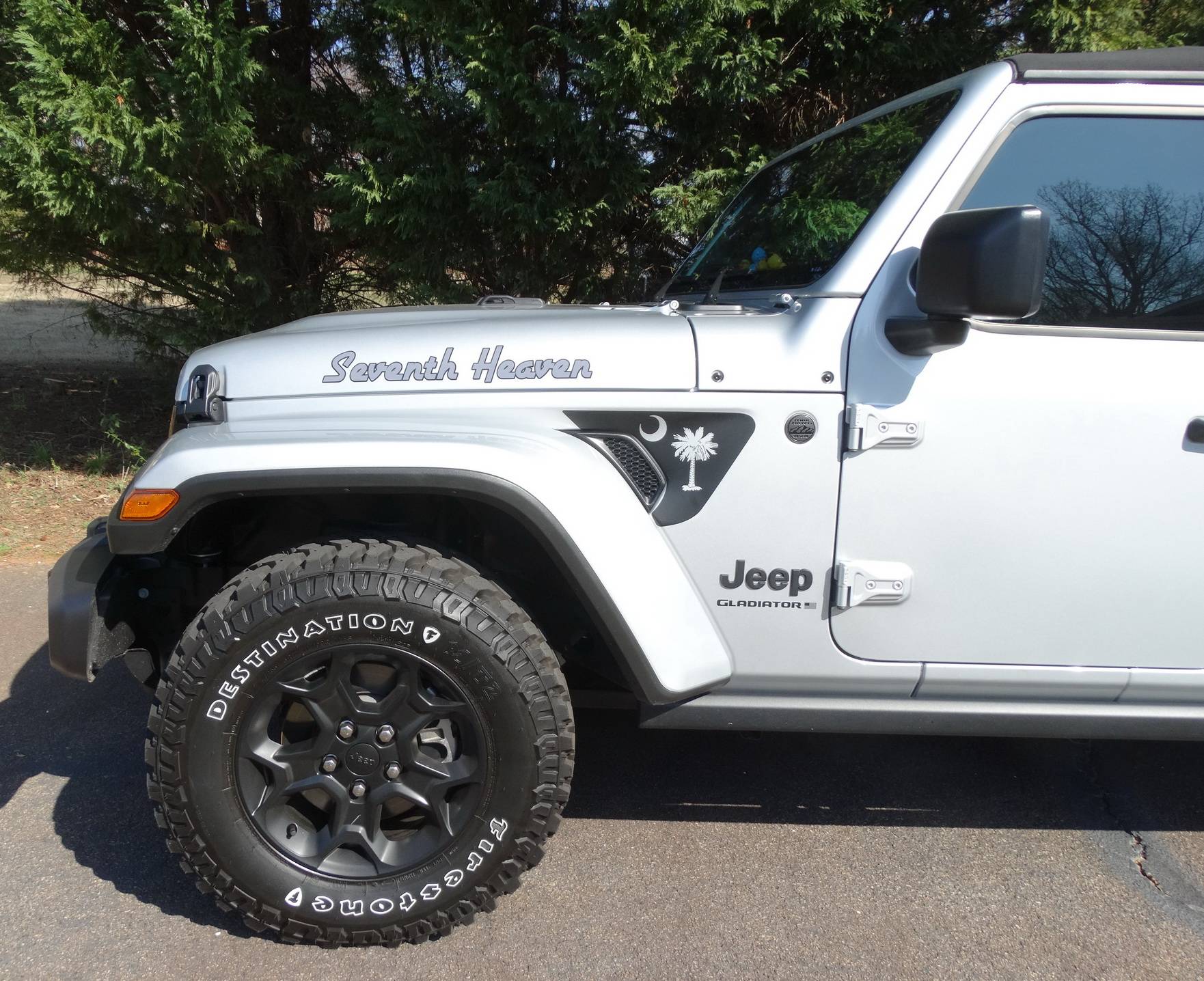 Jeep Gladiator Hood decals finally arrived and installed Seven 3.JPG