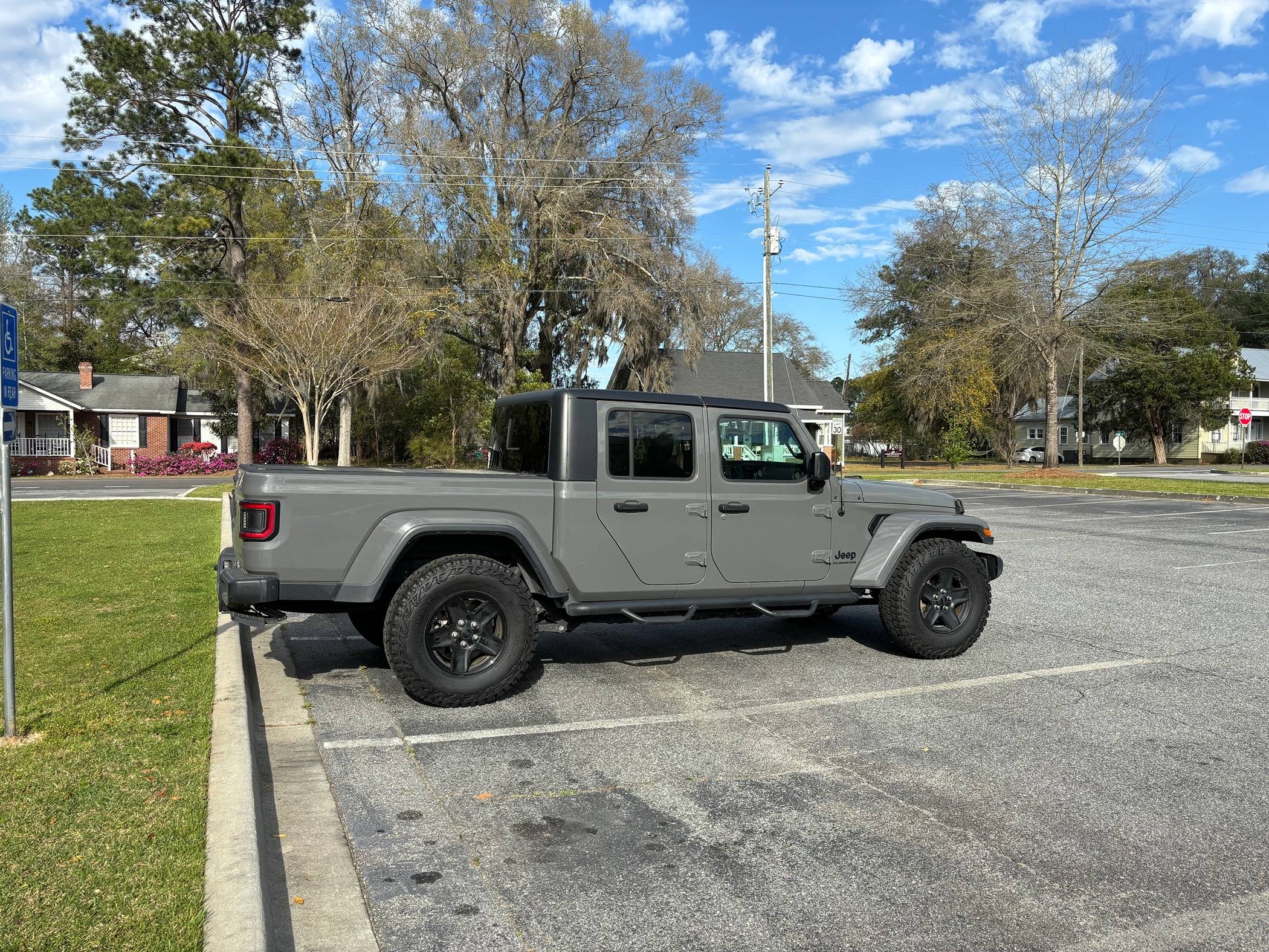 Jeep Gladiator 35s and No Lift Thread IMG_2013