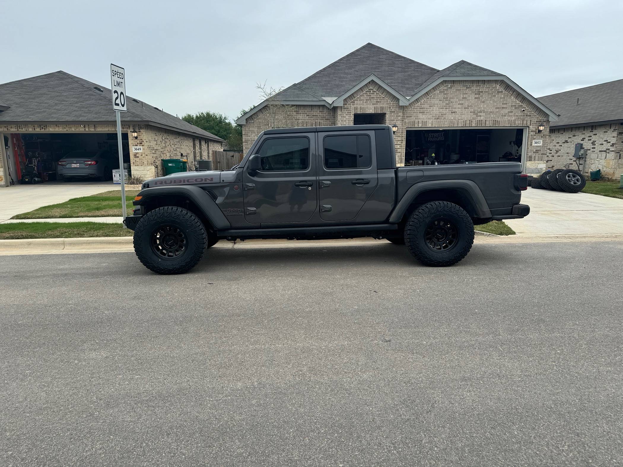 Jeep Gladiator 35s and No Lift Thread IMG_4694