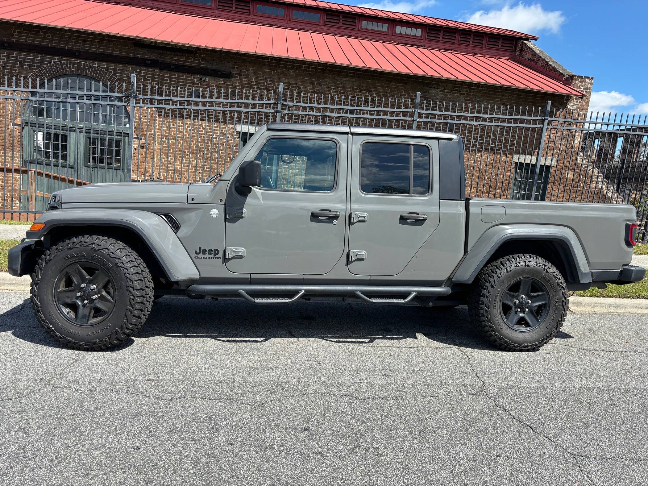 Jeep Gladiator 35s and No Lift Thread IMG_2068