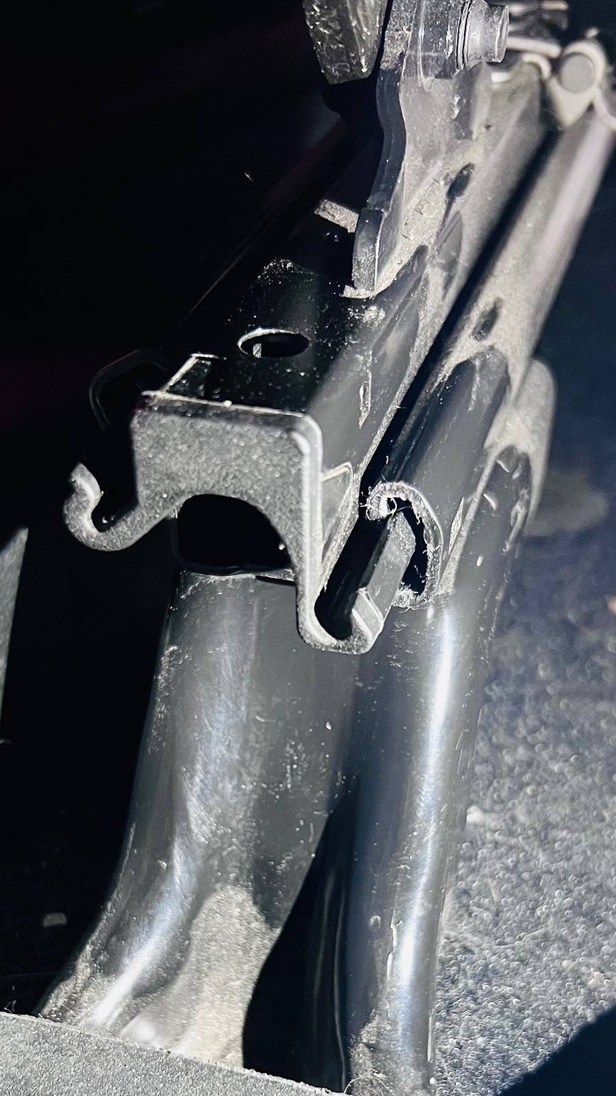 Jeep Gladiator Plastic clip found on floor? IMG_3960