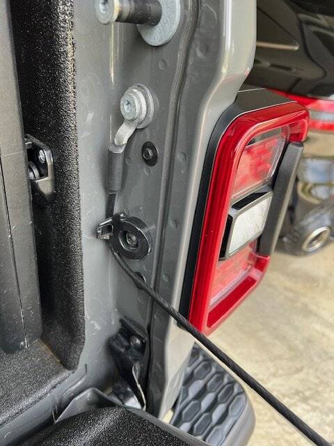 Jeep Gladiator Did You Know that you can set the incline of your tailgate Tailgate1