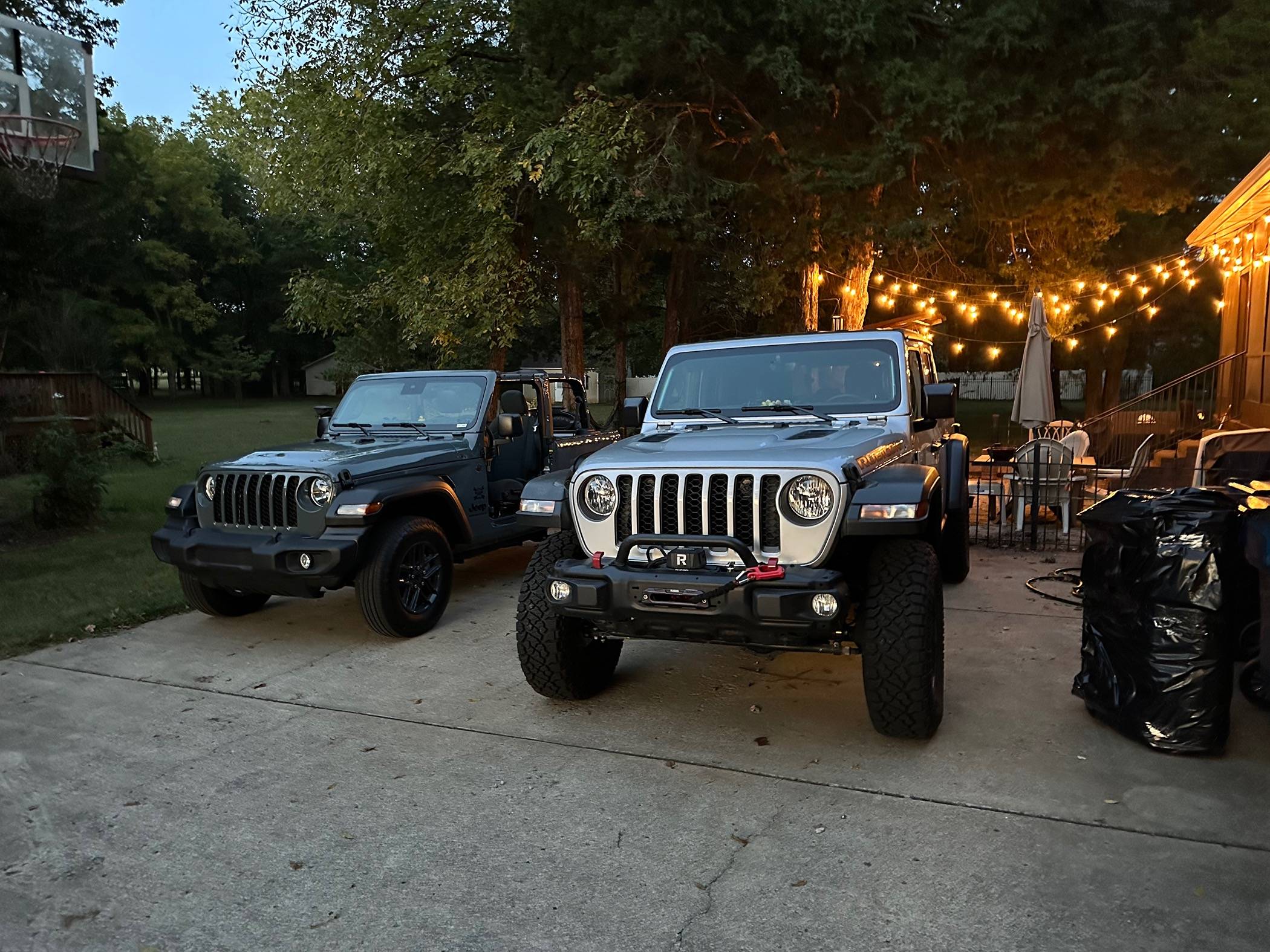 Jeep Gladiator Anyone have two gladiators? IMG_1473