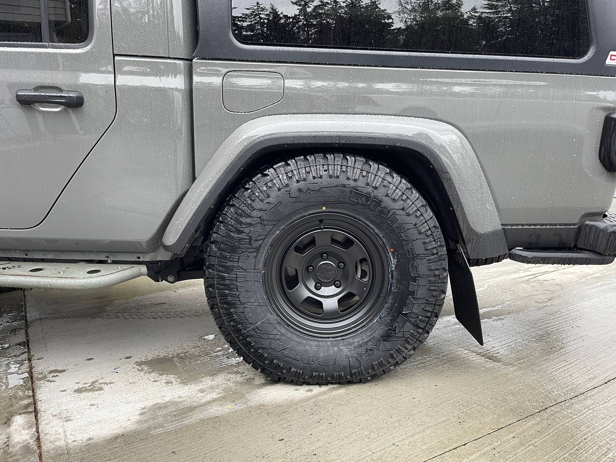 Jeep Gladiator Deciding on rim specs IMG_2635