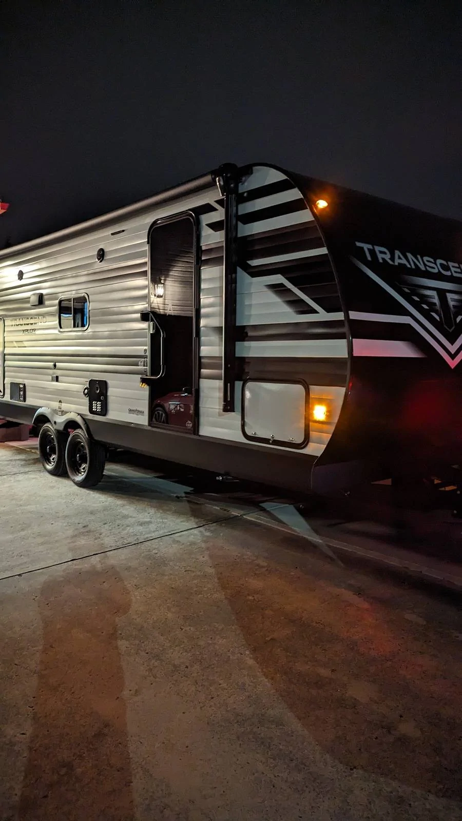 Jeep Gladiator Bought a bigger camper PXL_20240327_010846572