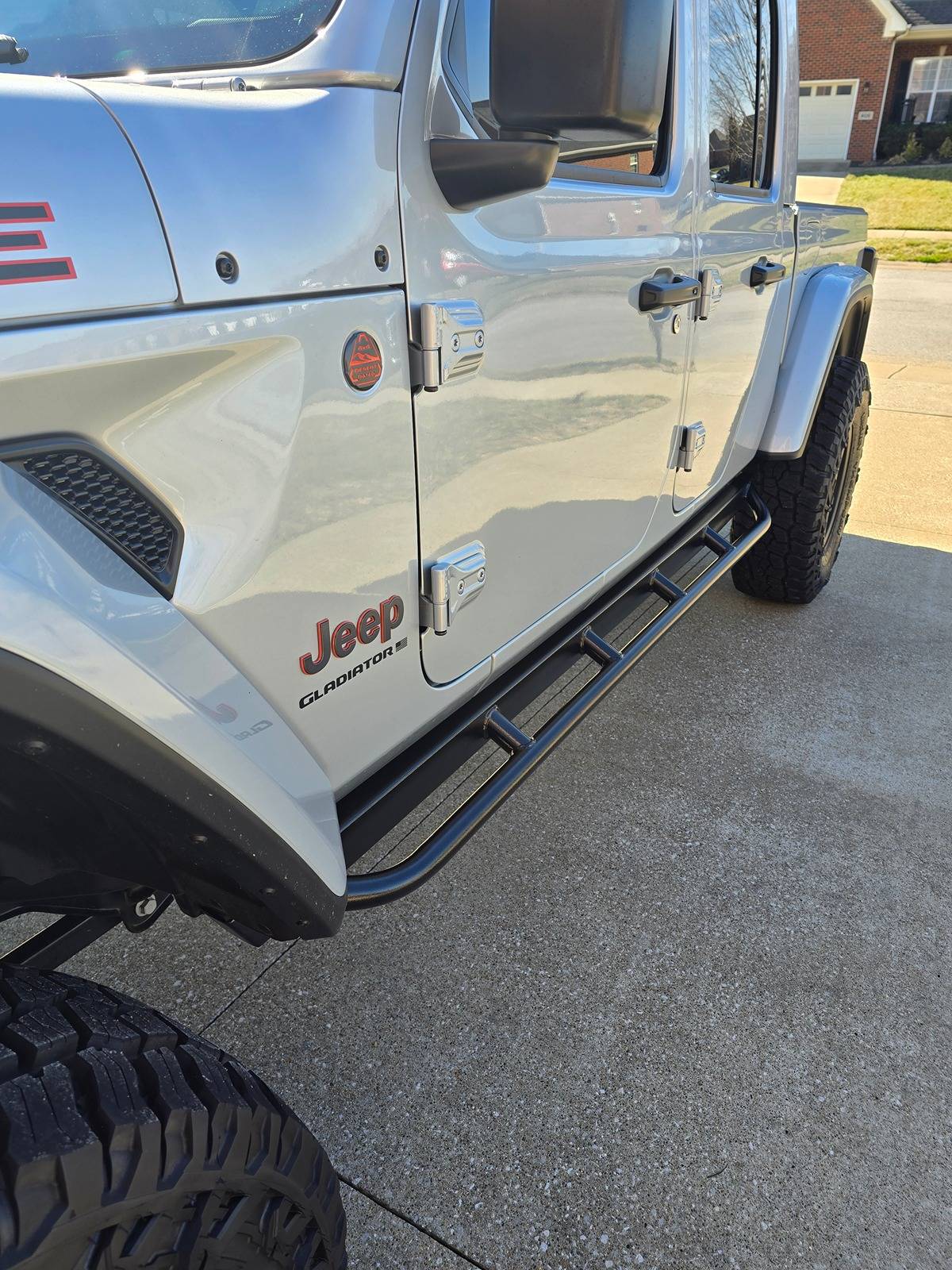 Jeep Gladiator Steps or Sliders....hhhmmm 20240217_133538