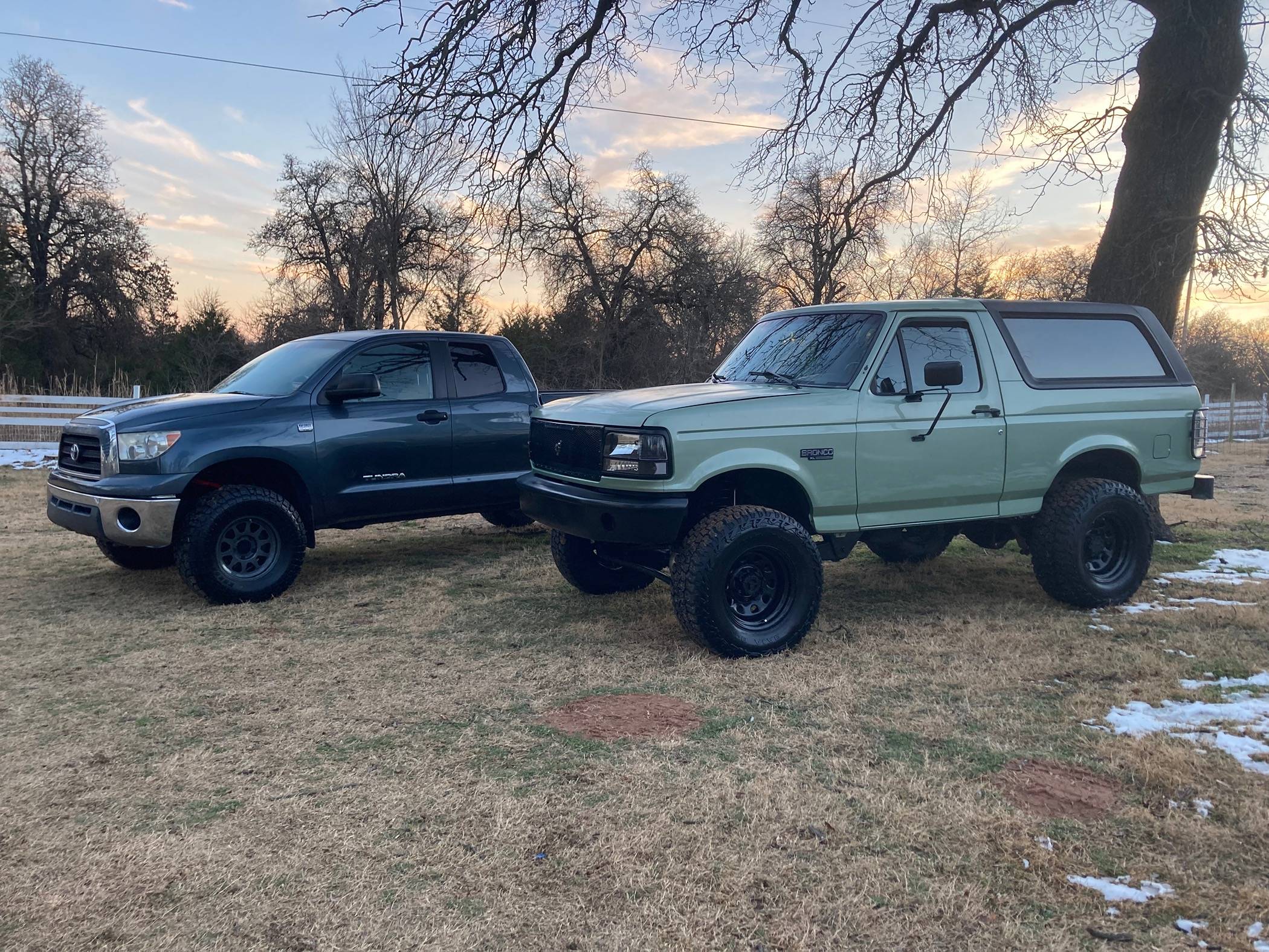 Jeep Gladiator Anyone have two gladiators? IMG_1520