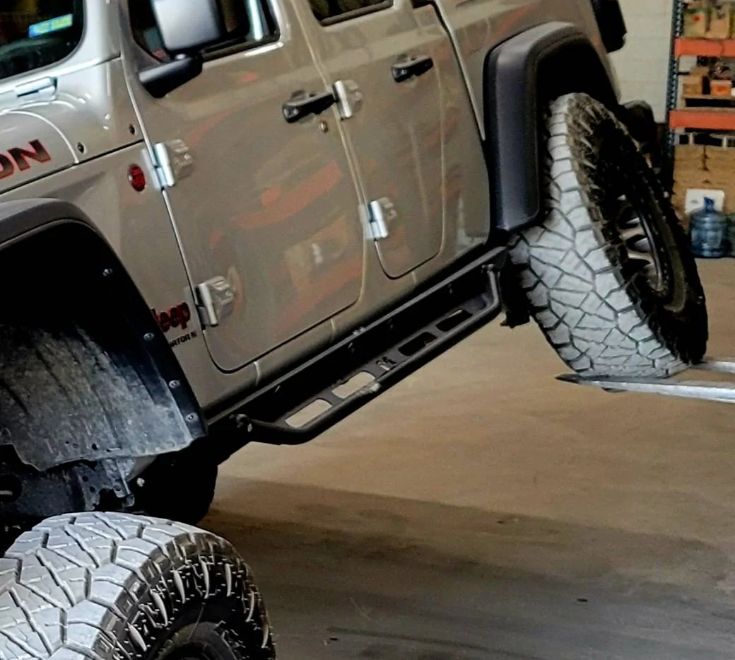 Jeep Gladiator Steps or Sliders....hhhmmm 20240228_180214