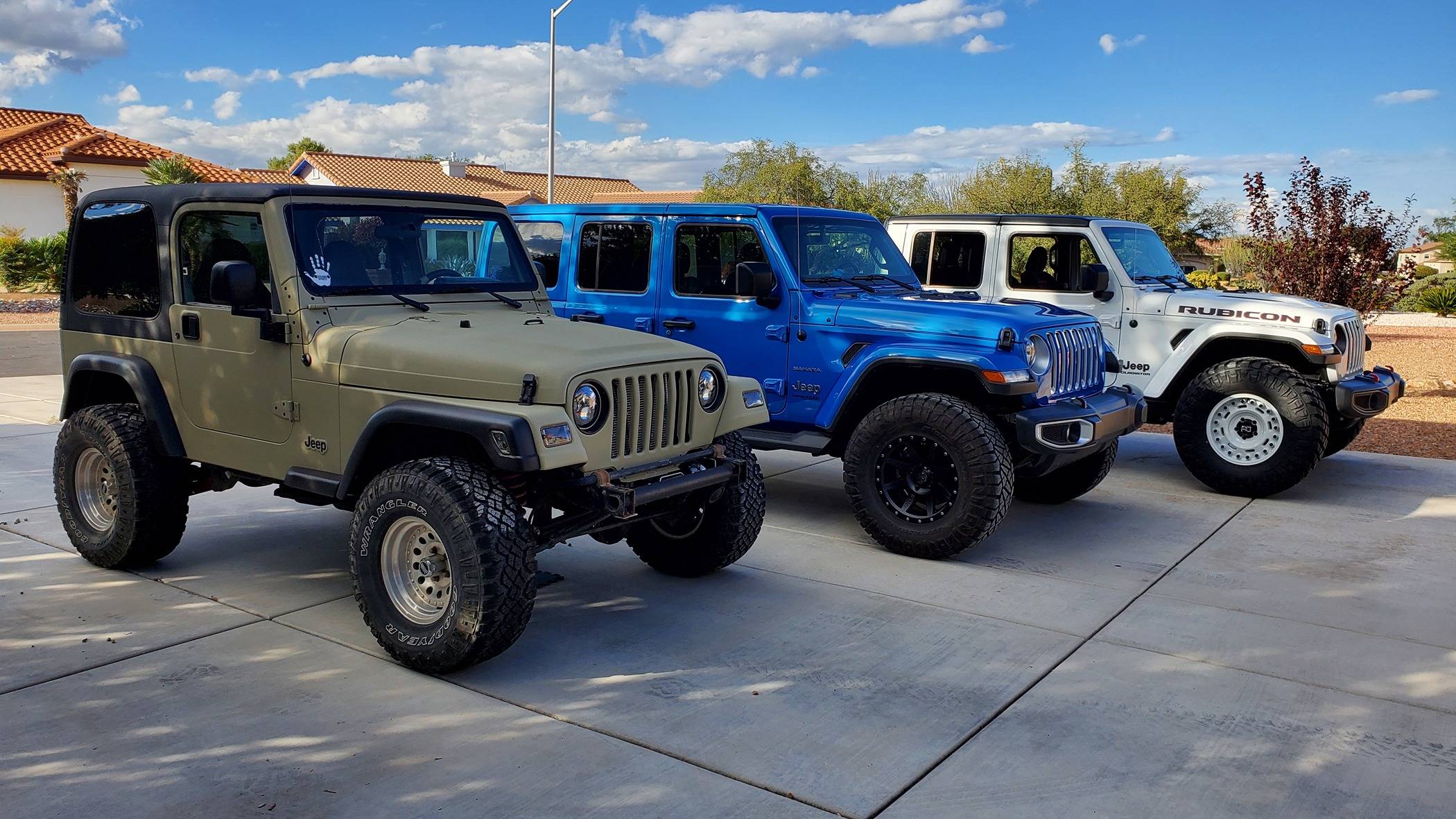 Jeep Gladiator Anyone have two gladiators? 20221015_155105
