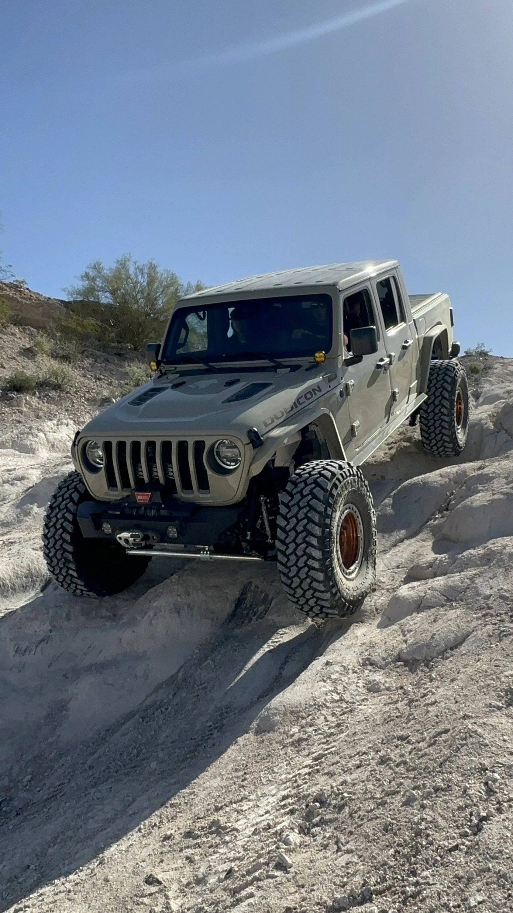 Jeep Gladiator Need Help with No Front Turn Signal Error and Hyper-flashing on dash only... IMG_2111