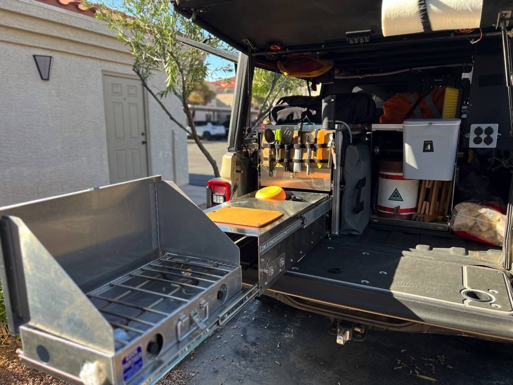 Jeep Gladiator Bed kitchen - how to secure? 46_KitchenExtended