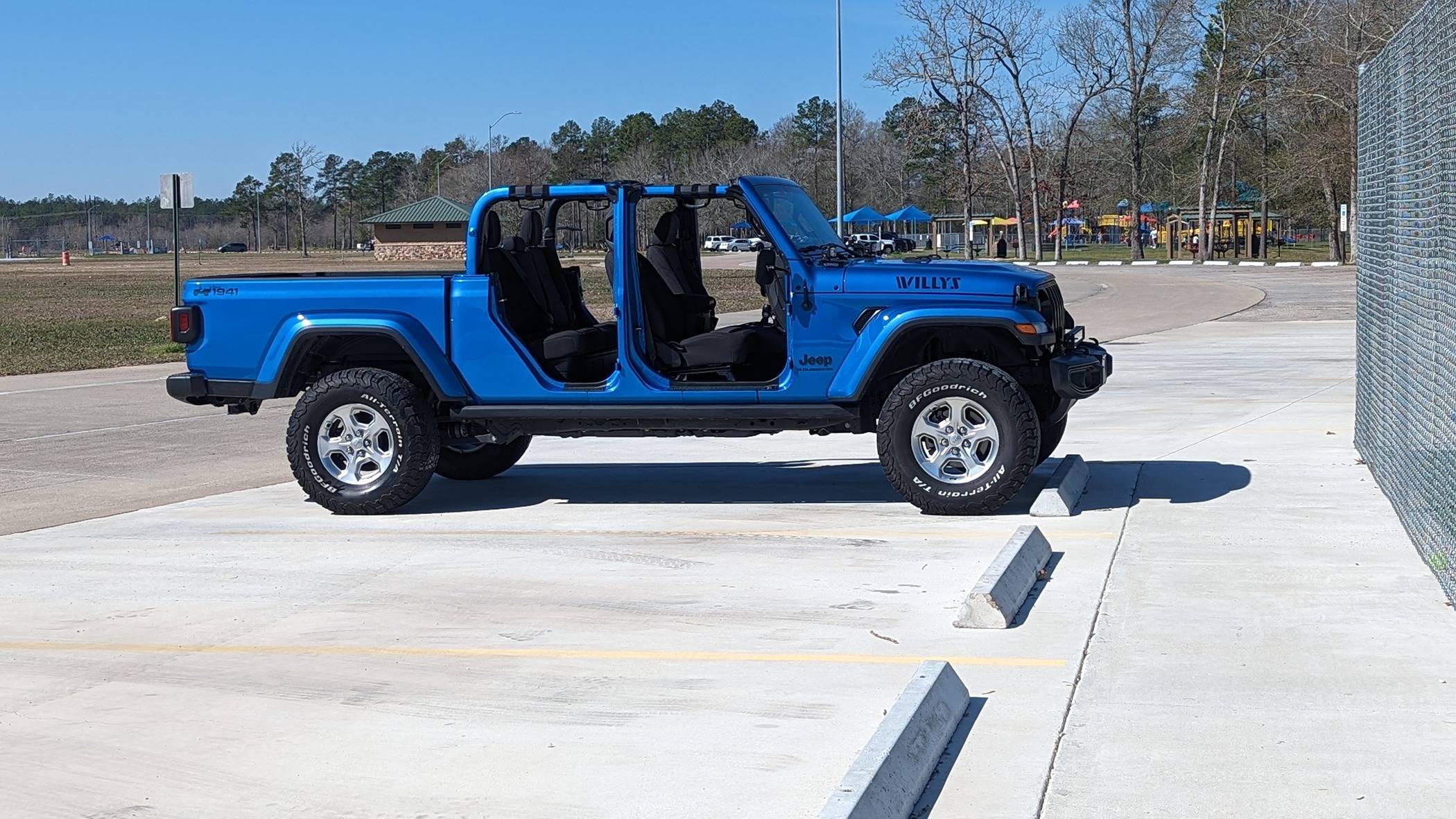 Jeep Gladiator Update on switching from M/T to an A/T results (Toyo Open Country III A/T -- 265/70/17) PXL_20240223_163853143
