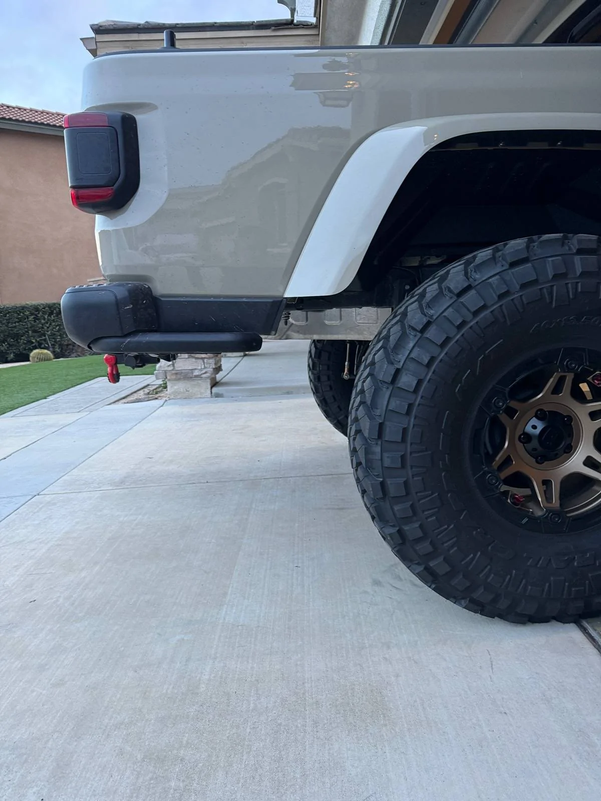 Jeep Gladiator Rear fender chop cover IMG_2555