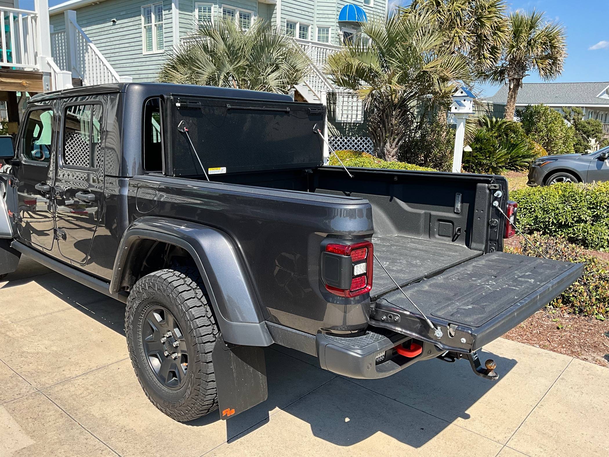 Jeep Gladiator Looking for opinions on tonneau cover IMG_5942