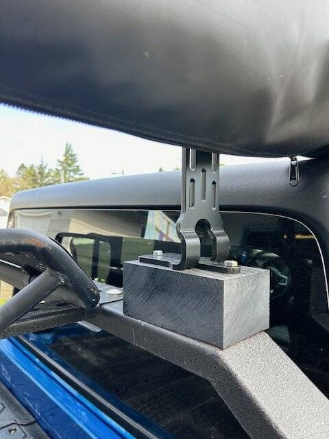 Jeep Gladiator Fishbone half rack awning mount IMG_2740