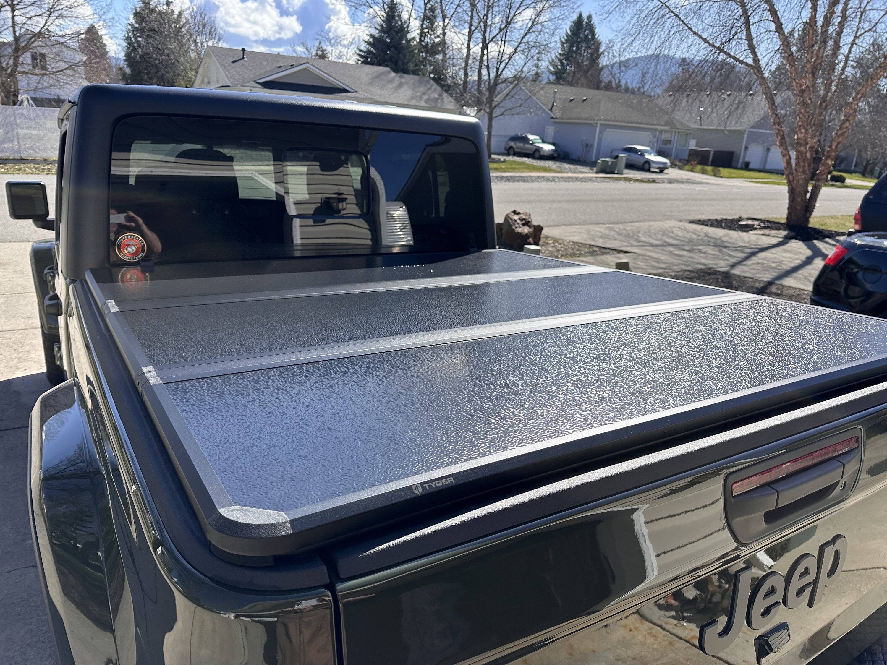 Jeep Gladiator Tossed on the Tyger hard tonneau this morning IMG_1226