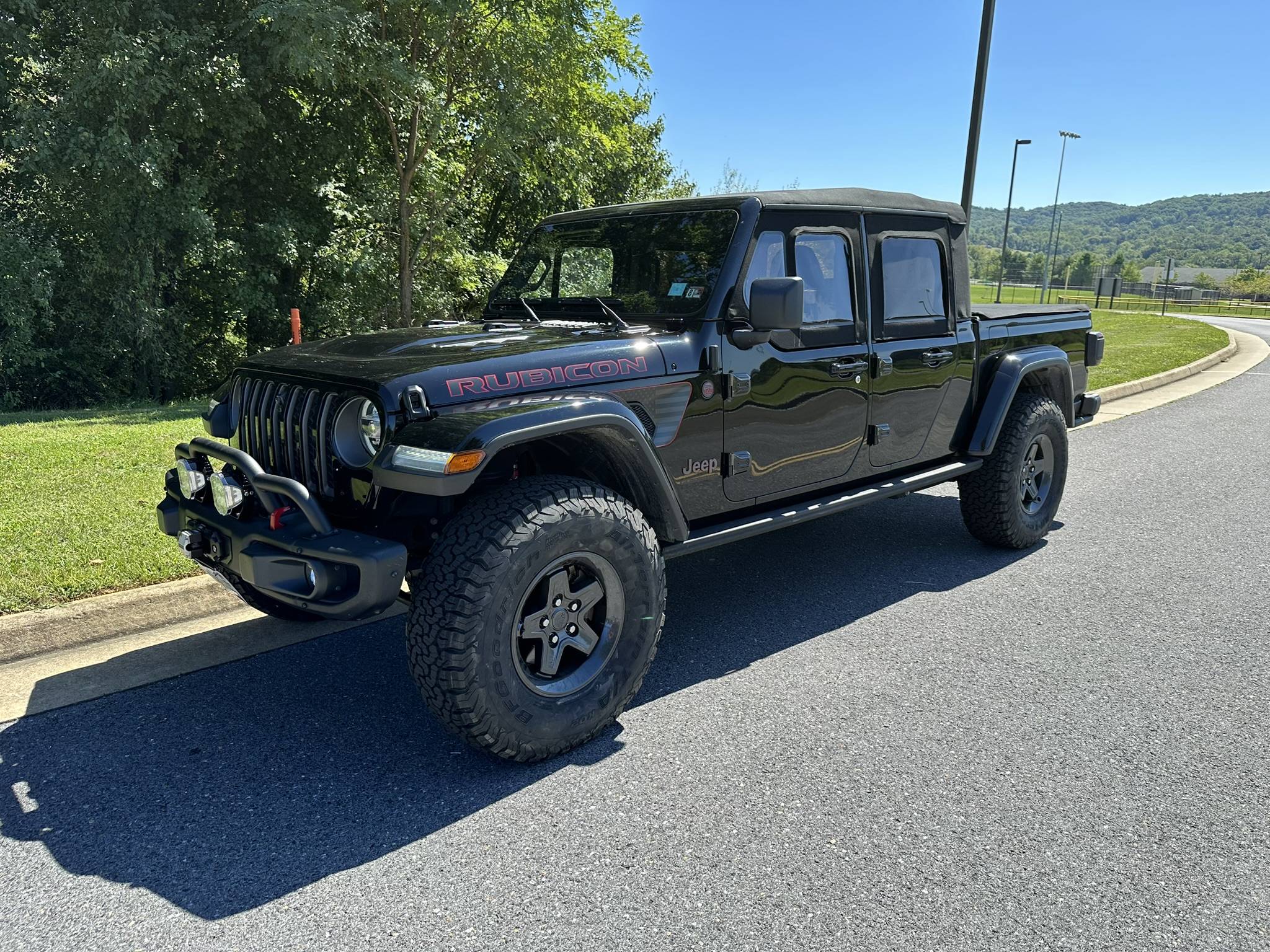 Jeep Gladiator Dual Door Group w/ Premium Uppers with Soft Top? IMG_0983 (1)