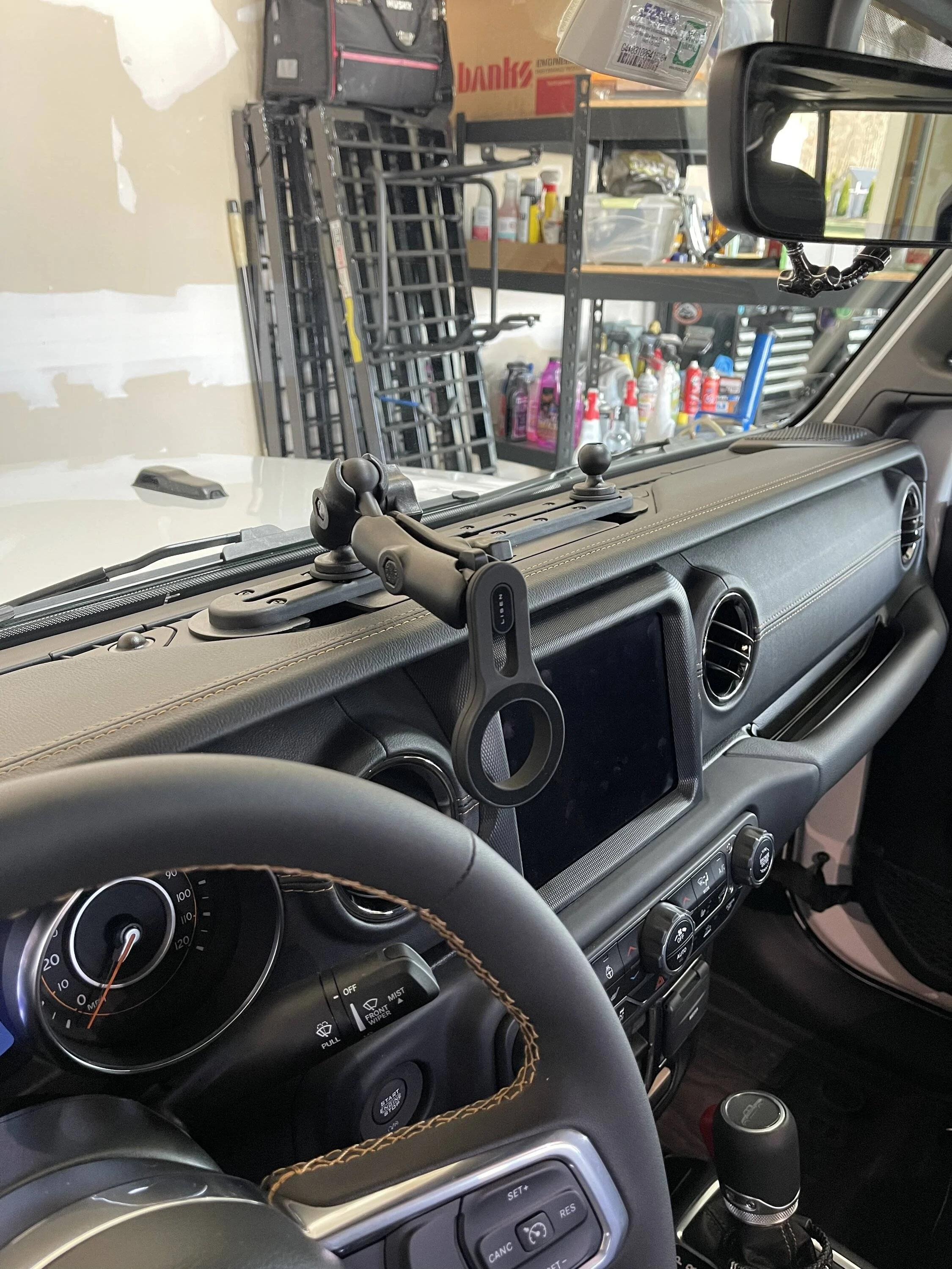 Jeep Gladiator 23 JT High Altitude - White 1711845315643-b0
