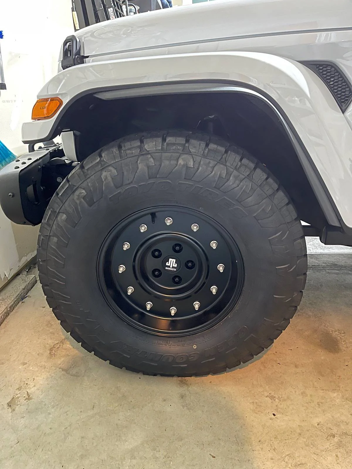 Jeep Gladiator 23 JT High Altitude - White IMG_0498