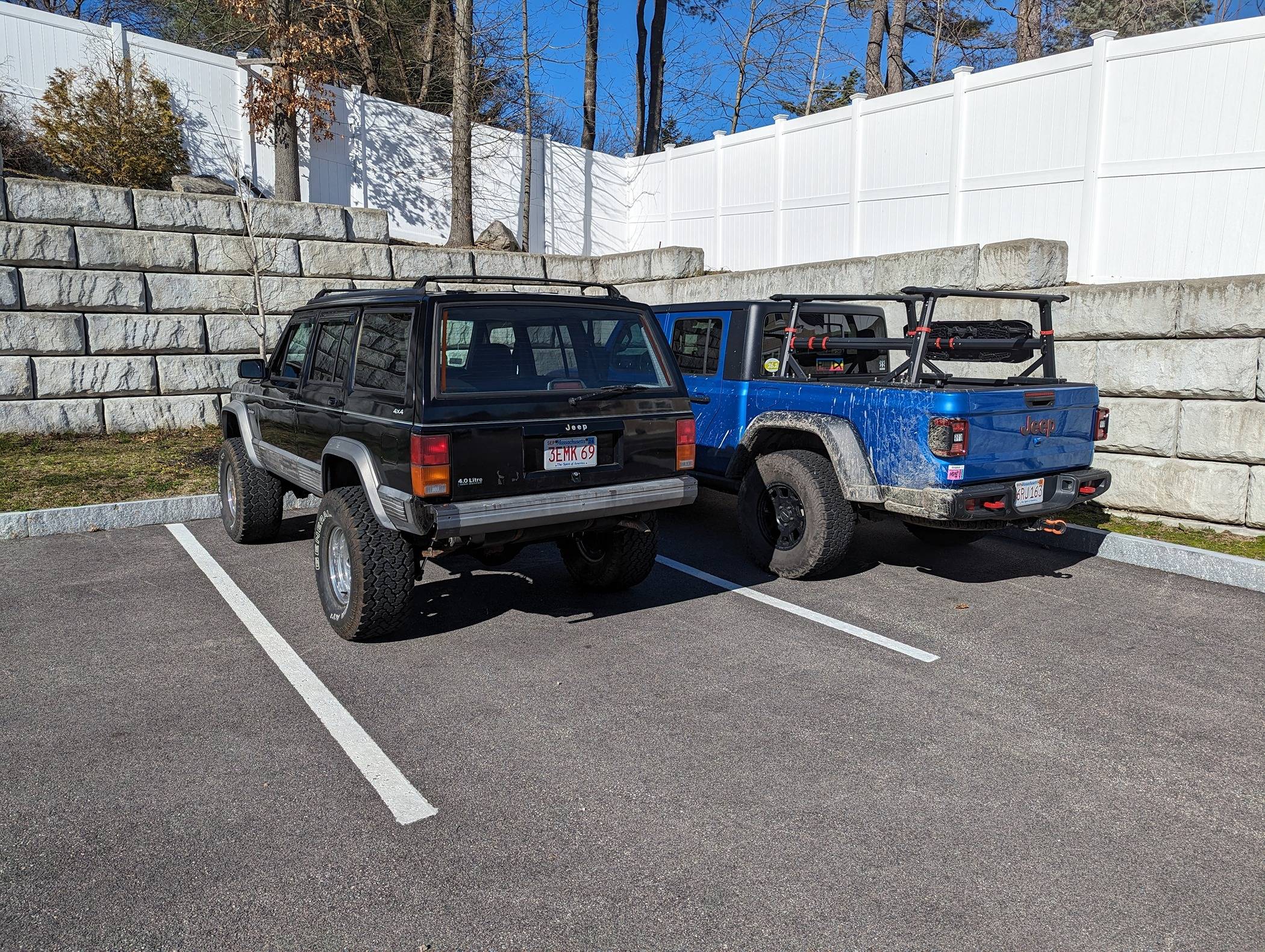 Jeep Gladiator Jeeps Parking Next To Jeeps PXL_20240330_195756972