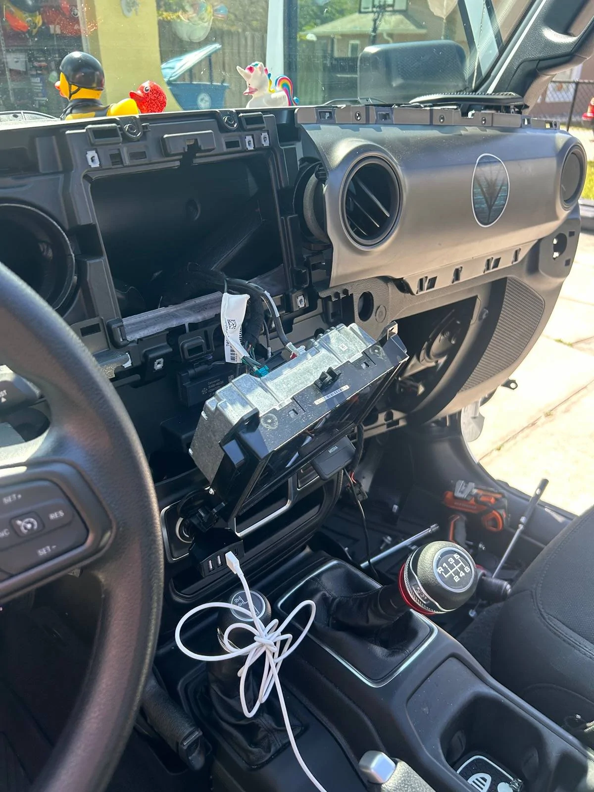 Jeep Gladiator Knee panel speakers IMG_1461