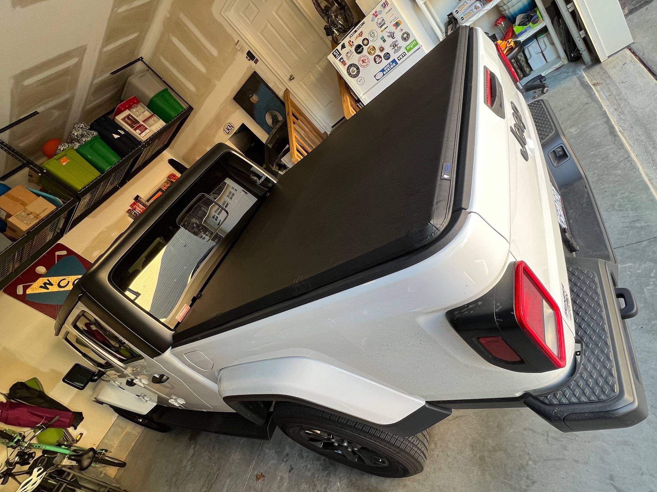 Jeep Gladiator Tossed on the Tyger hard tonneau this morning 1711896326309-we