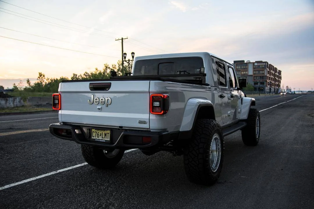 Jeep Gladiator 2020 Gladiator Overland for Sale thumbnail (8)