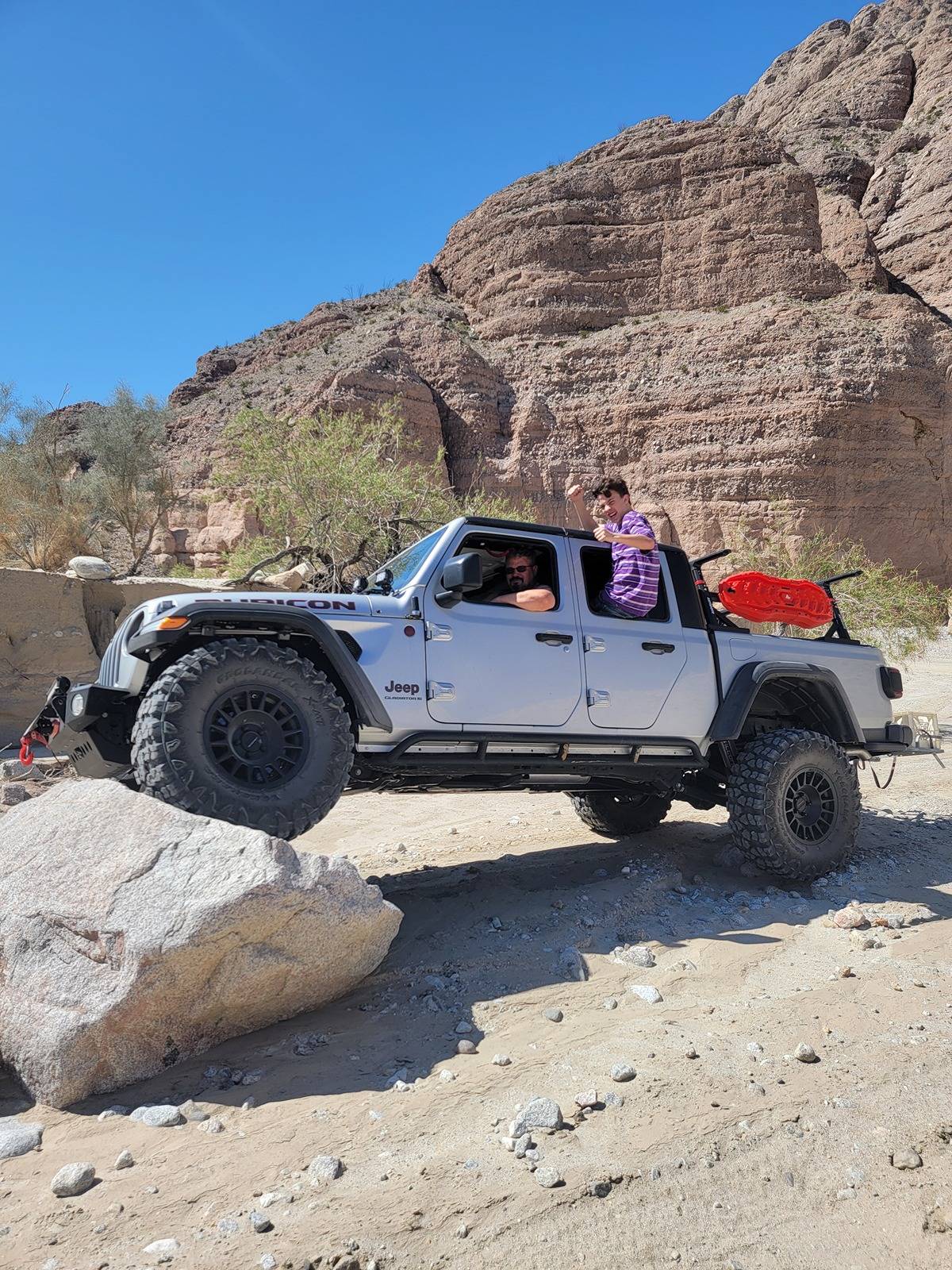 Jeep Gladiator Steps or Sliders....hhhmmm 1000004906