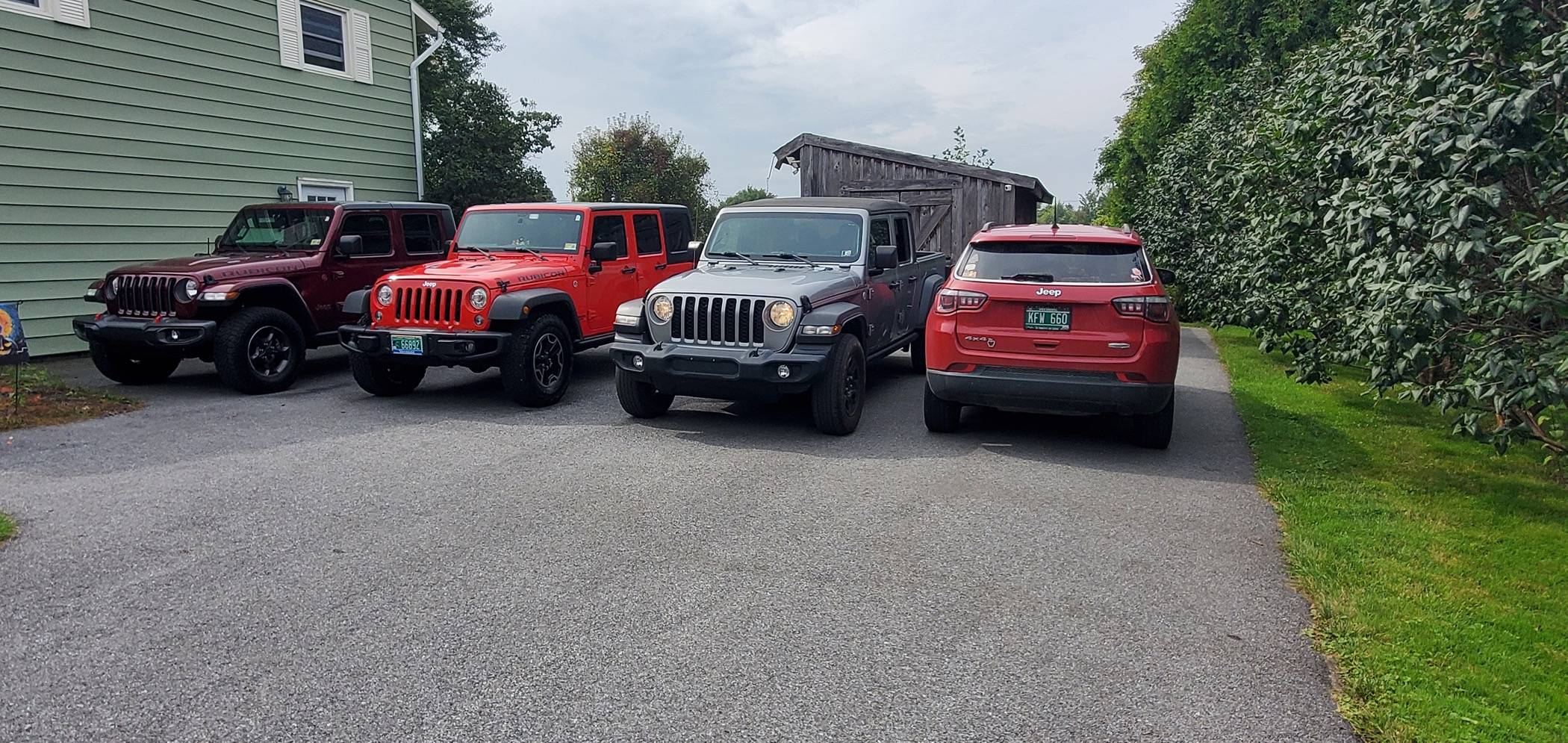 Jeep Gladiator Anyone have two gladiators? 1712020942194-tv