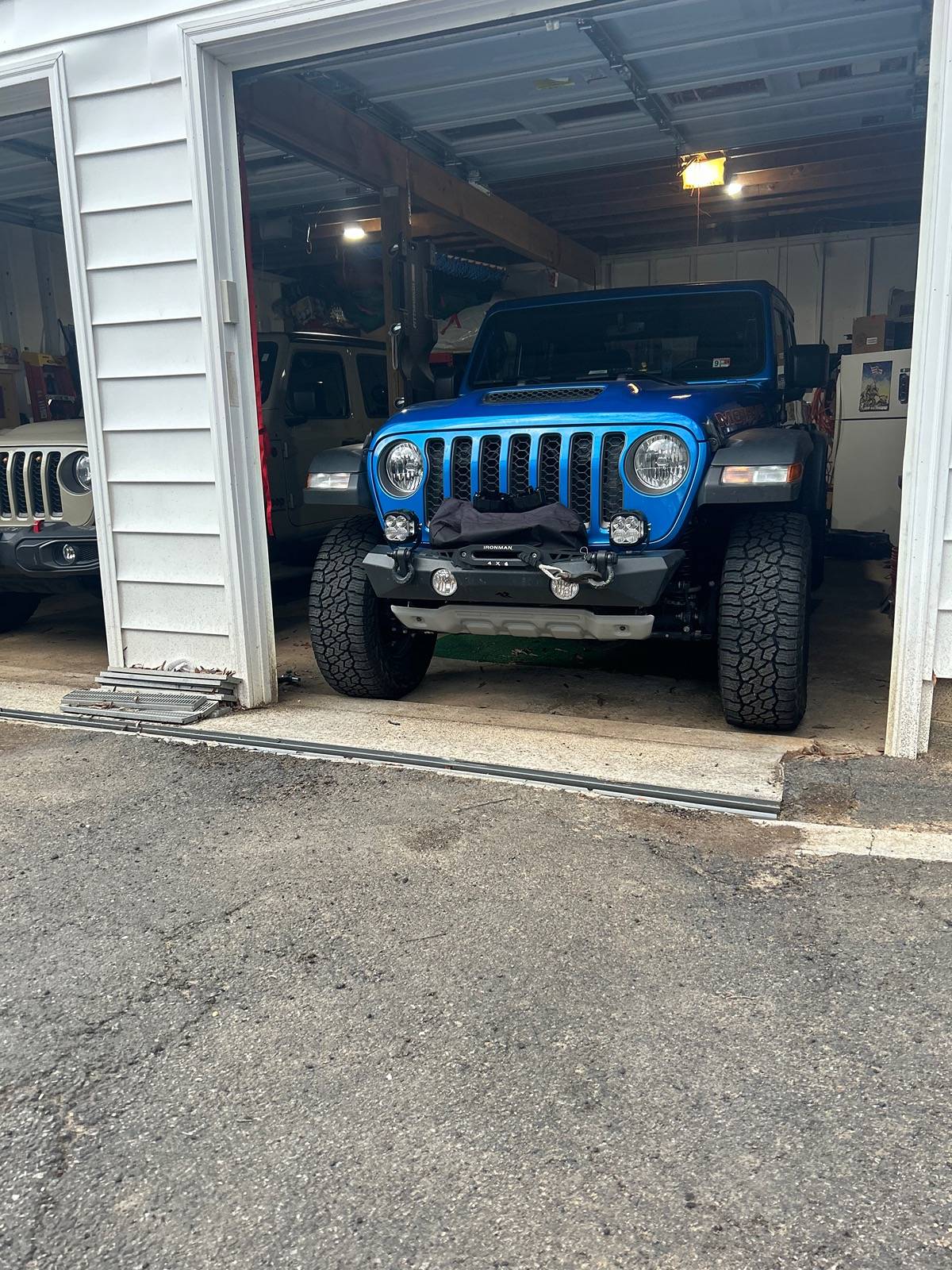 Jeep Gladiator Puddle Jumper - Do It all Overlander IMG_2033
