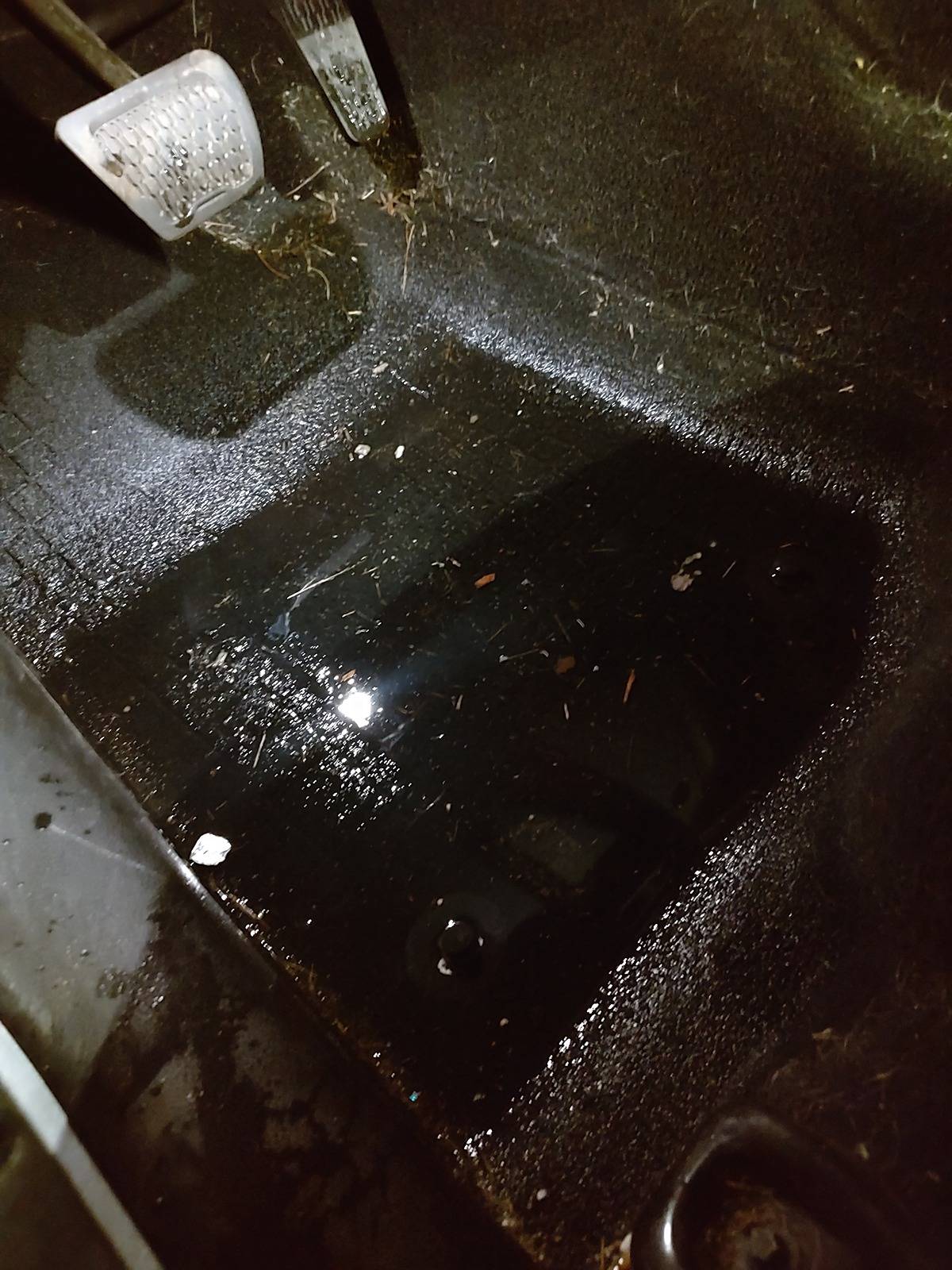 Jeep Gladiator LEAKING! less than 2 yrs old. Please any help or suggestions IMG_20240307_054705836