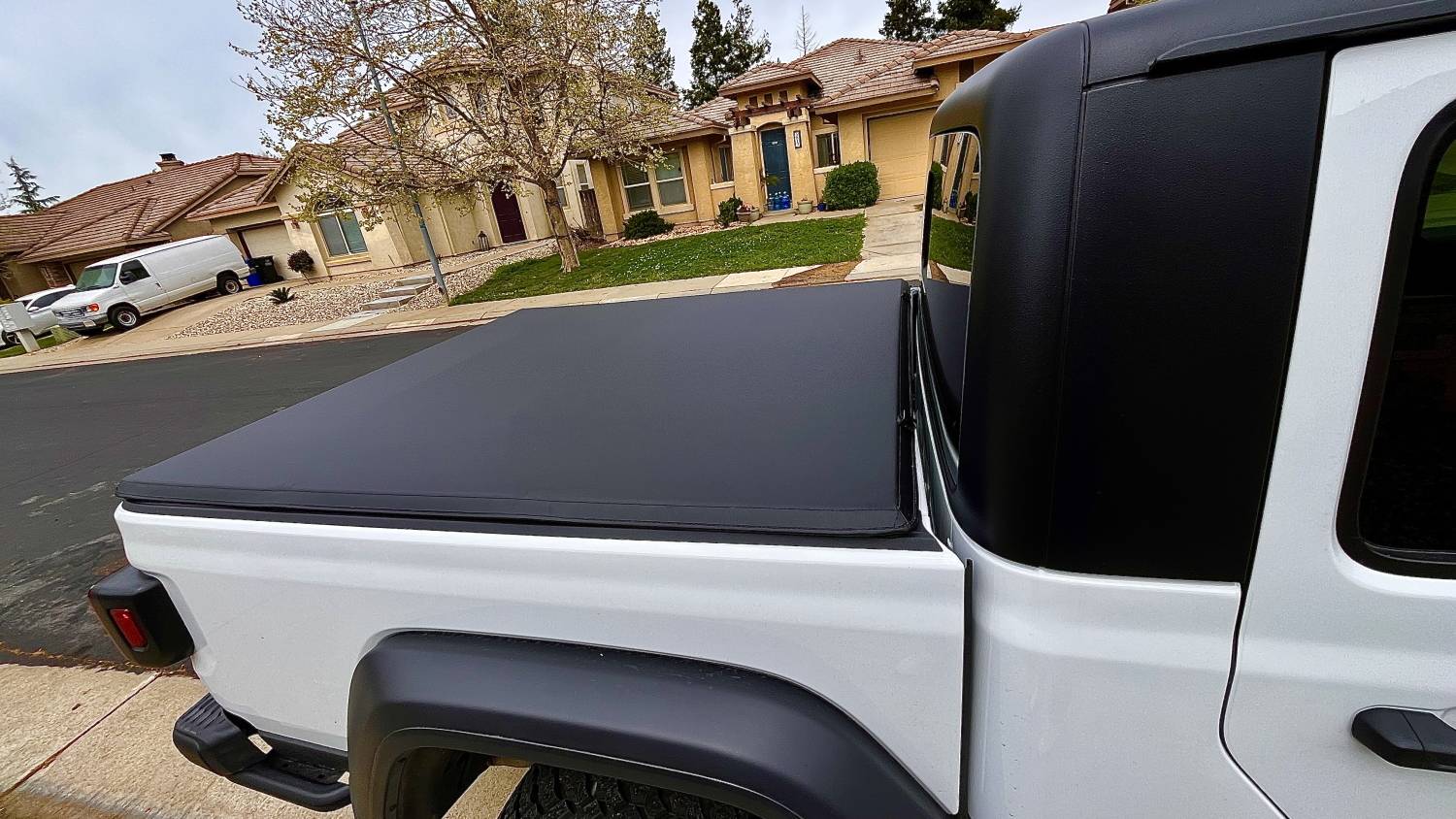 Jeep Gladiator Bed cover IMG_0852