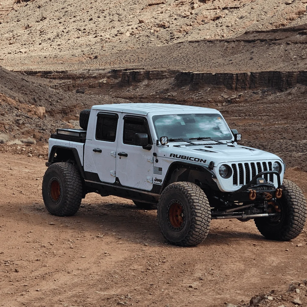 Jeep Gladiator Bobbed Shortbed Gladiators at EJS 2024 1712327322350-la