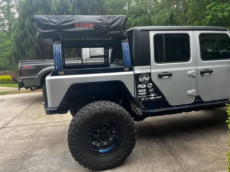 Jeep Gladiator Bobbed Shortbed Gladiators at EJS 2024 117219A2-39BE-4958-89FD-0533AE3A4A76