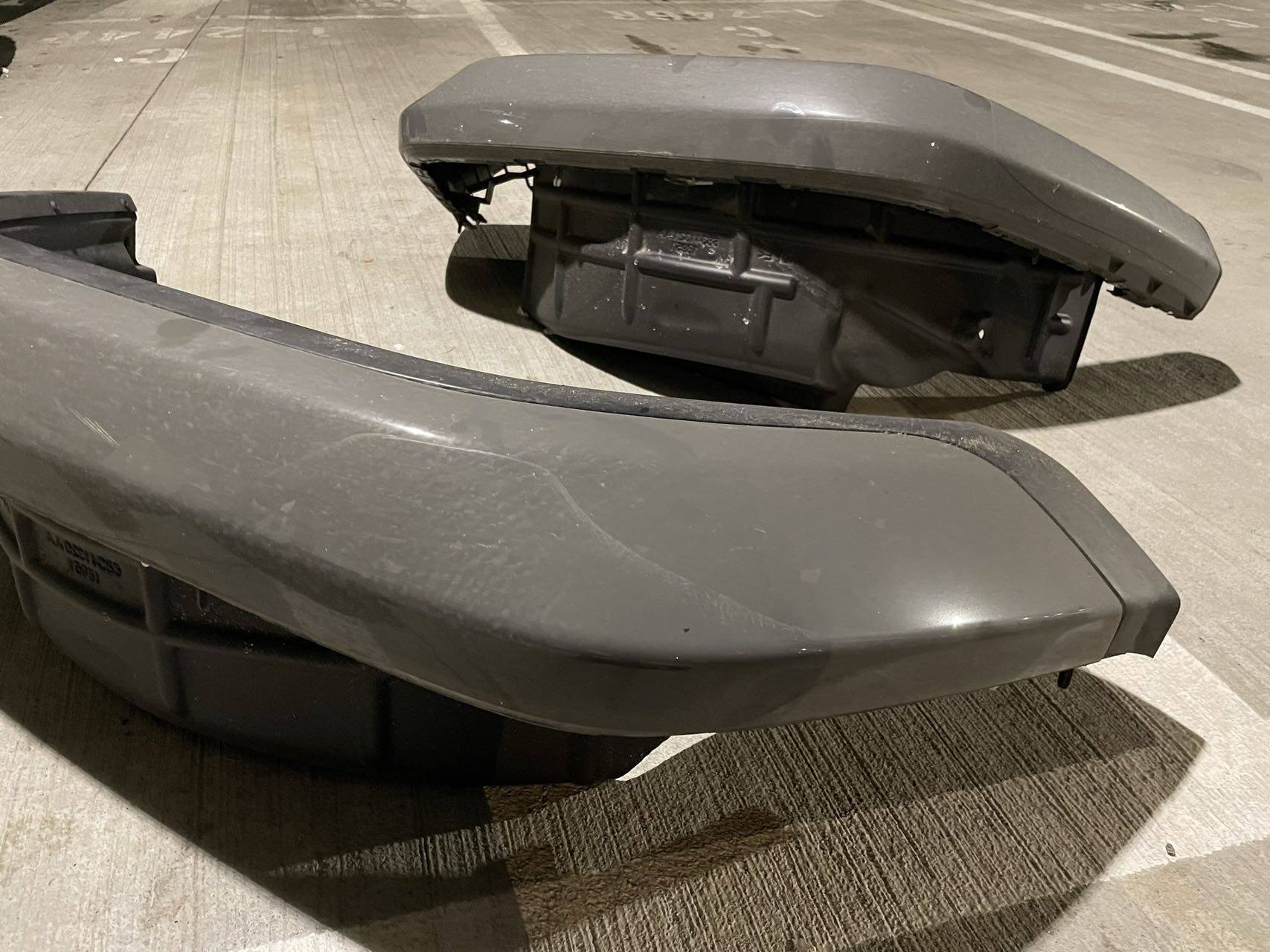 Jeep Gladiator 99 New OEM Rubicon Fenders Sting Gray [BOSTON PICK UP] WechatIMG109393
