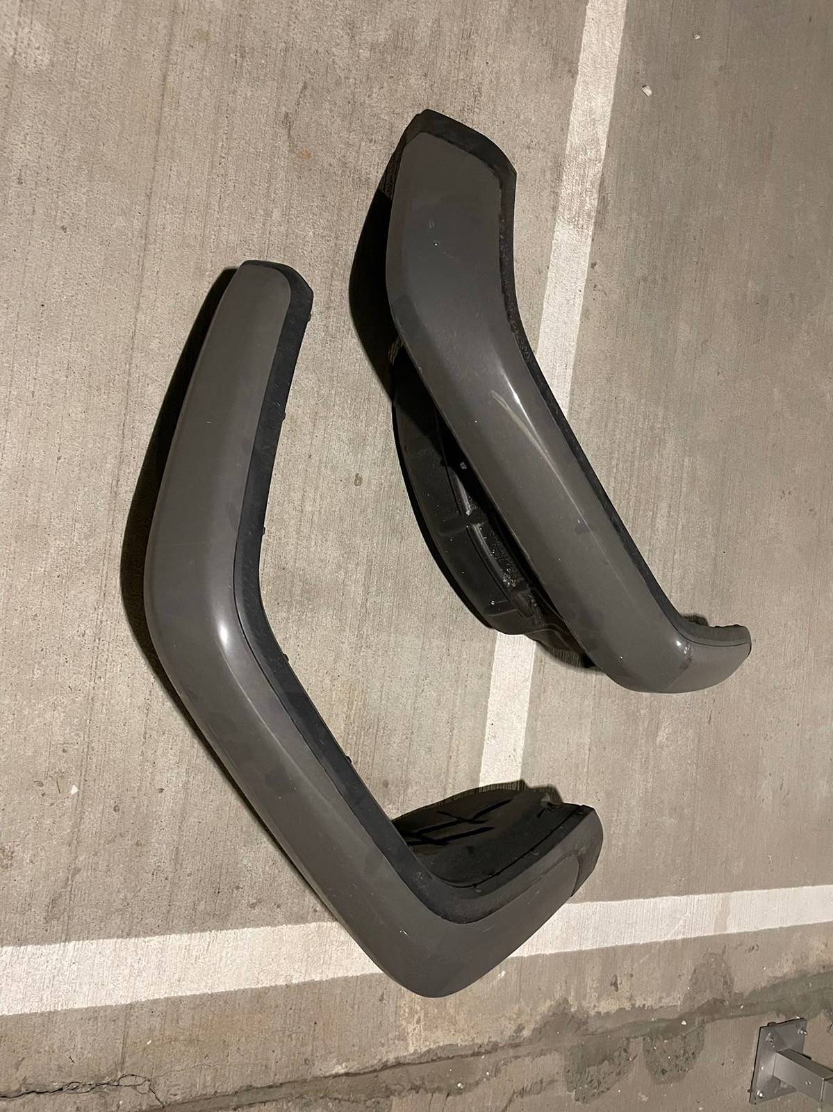 Jeep Gladiator 99 New OEM Rubicon Fenders Sting Gray [BOSTON PICK UP] WechatIMG109392