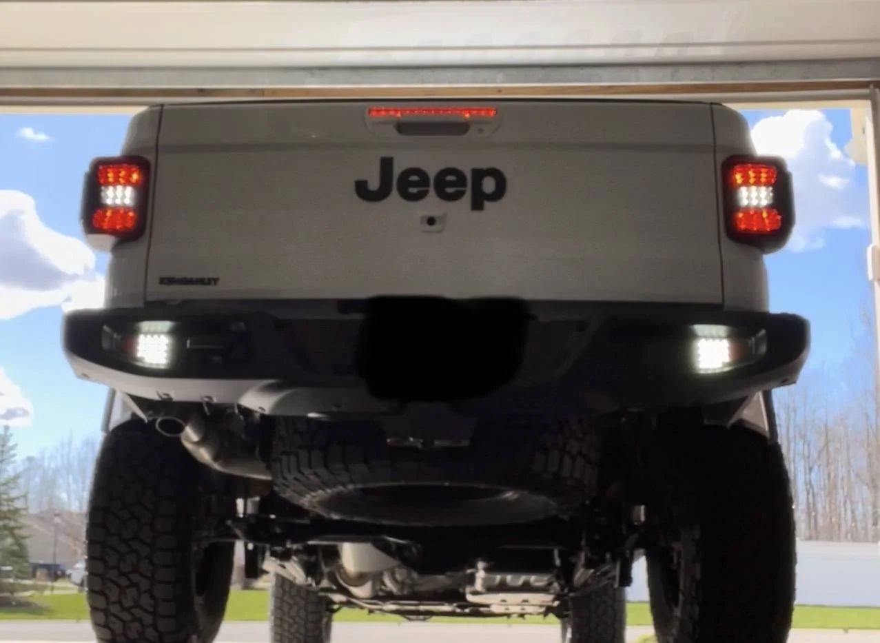 Jeep Gladiator 23 JT High Altitude - White IMG_0521