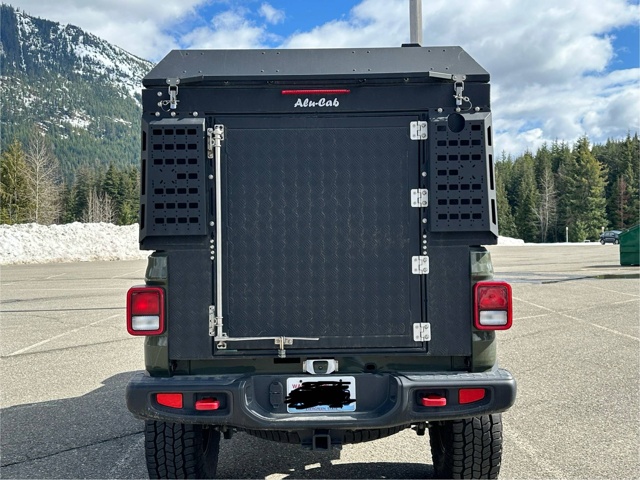 Jeep Gladiator Alu-Cab Canopy Camper Roll Call IMG_3023