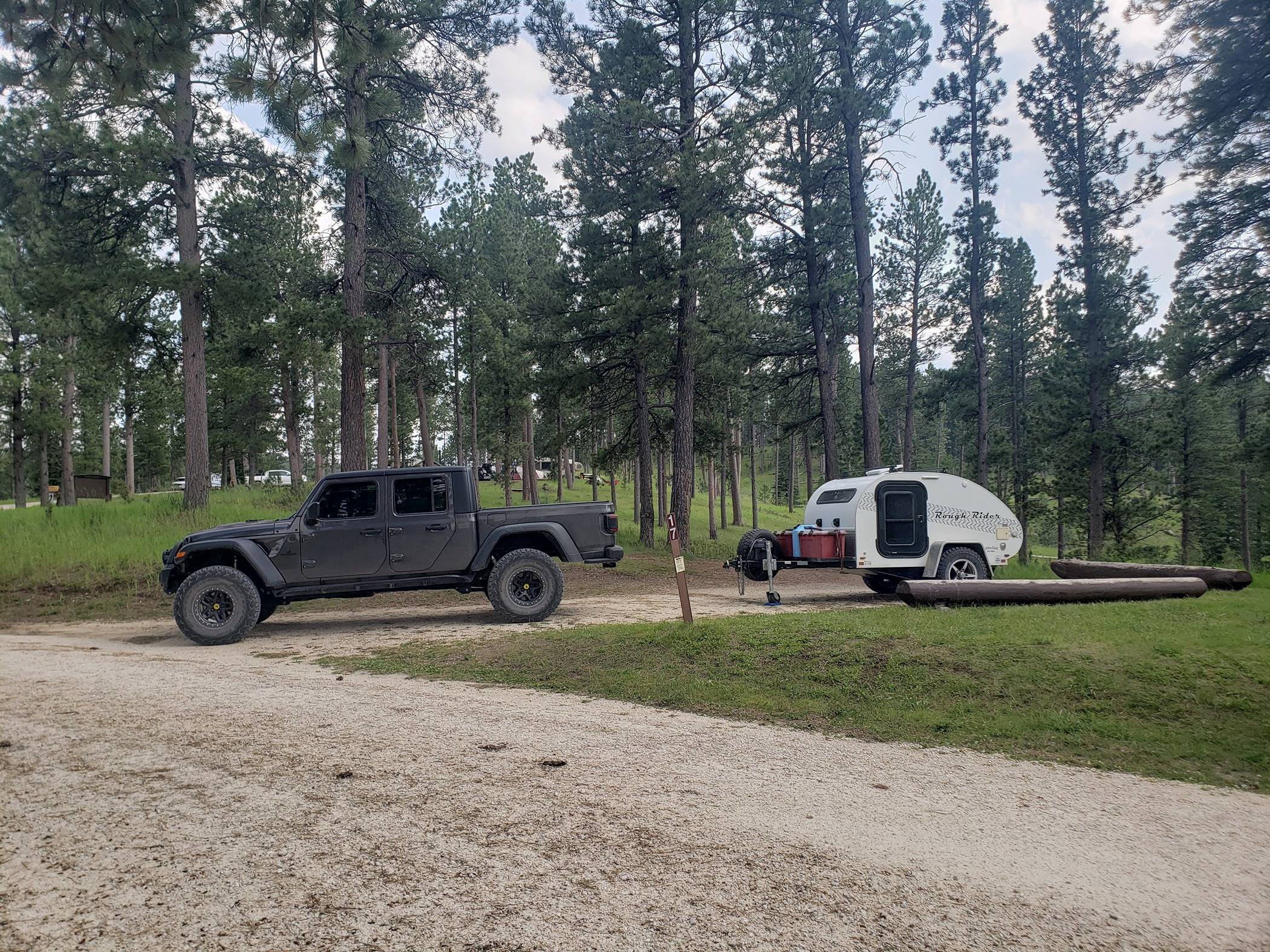 Jeep Gladiator Show us what camper / trailer / RV you're towing with your JT 20230714_161419