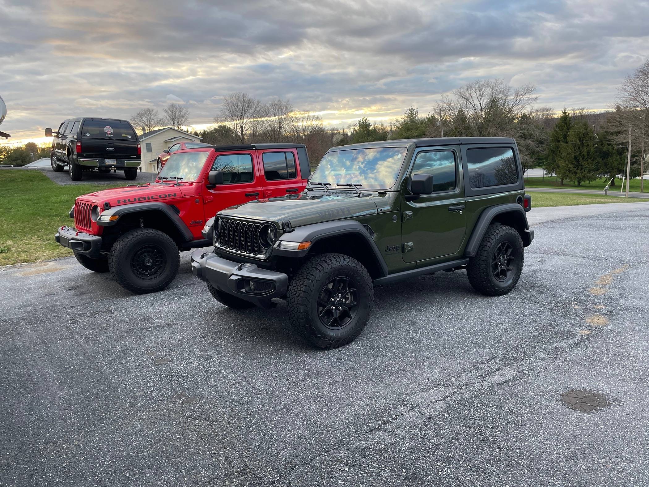 Jeep Gladiator Post Your Jeep "Fleet" Pics! IMG_3044