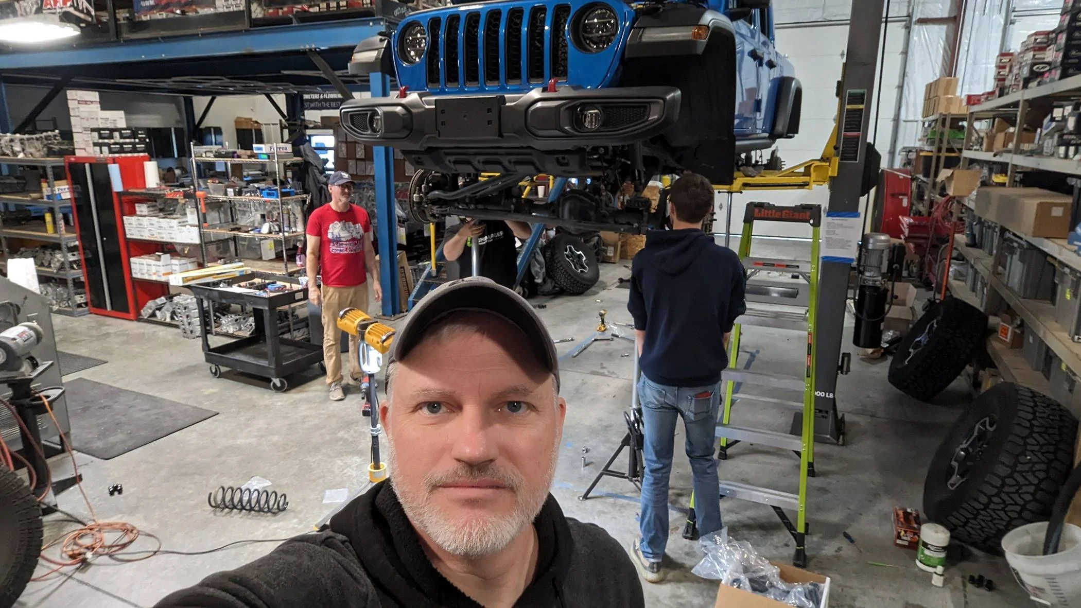 Jeep Gladiator Hydro Blue Build has Begun! PXL_20240406_145837863.MP