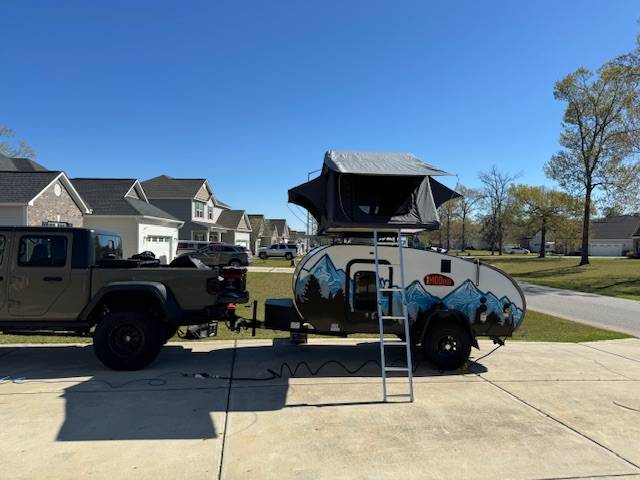 Jeep Gladiator Show us what camper / trailer / RV you're towing with your JT IMG_0321