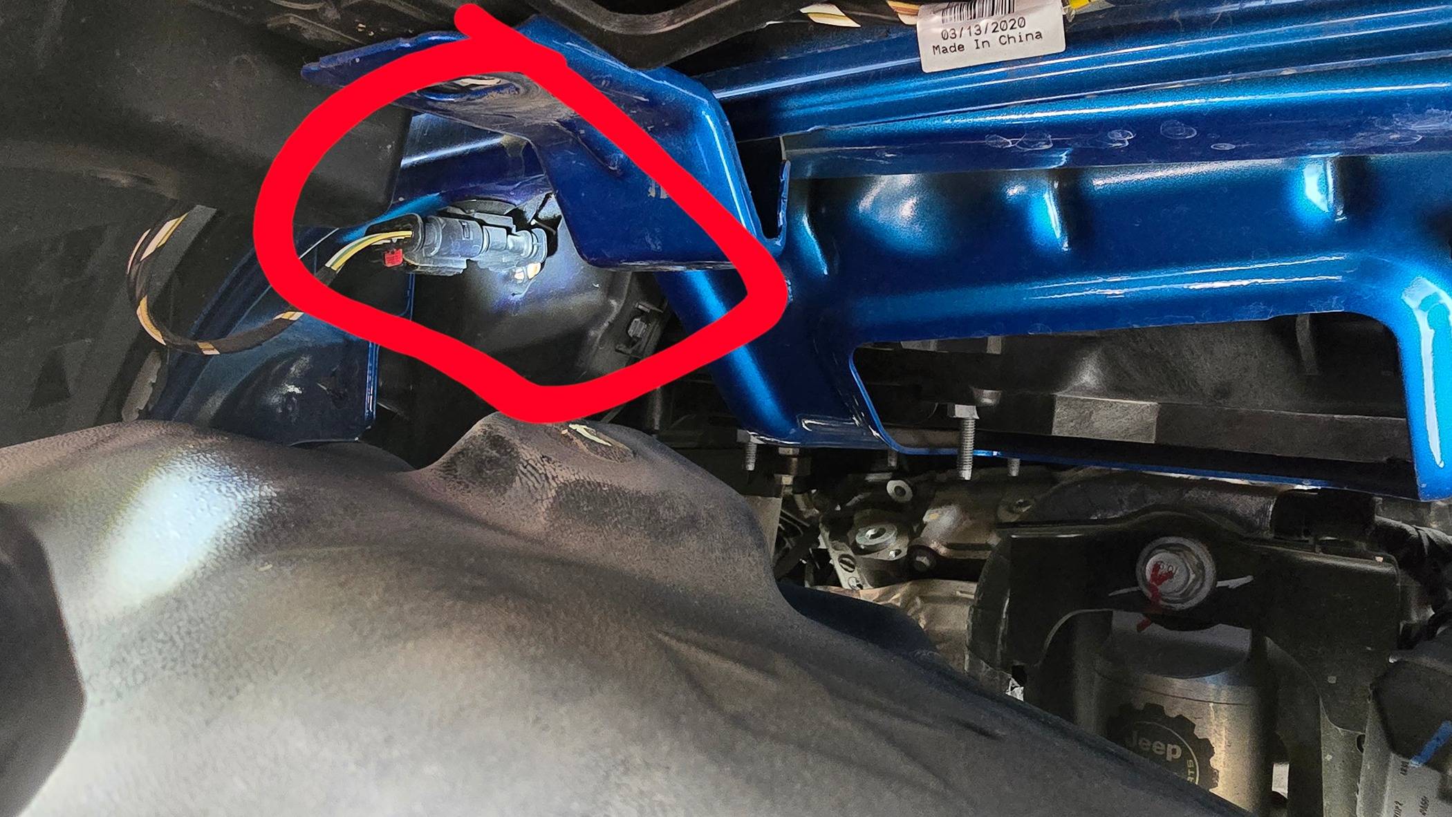 Jeep Gladiator access to park/turn/drl connector and........... 20240407_090224
