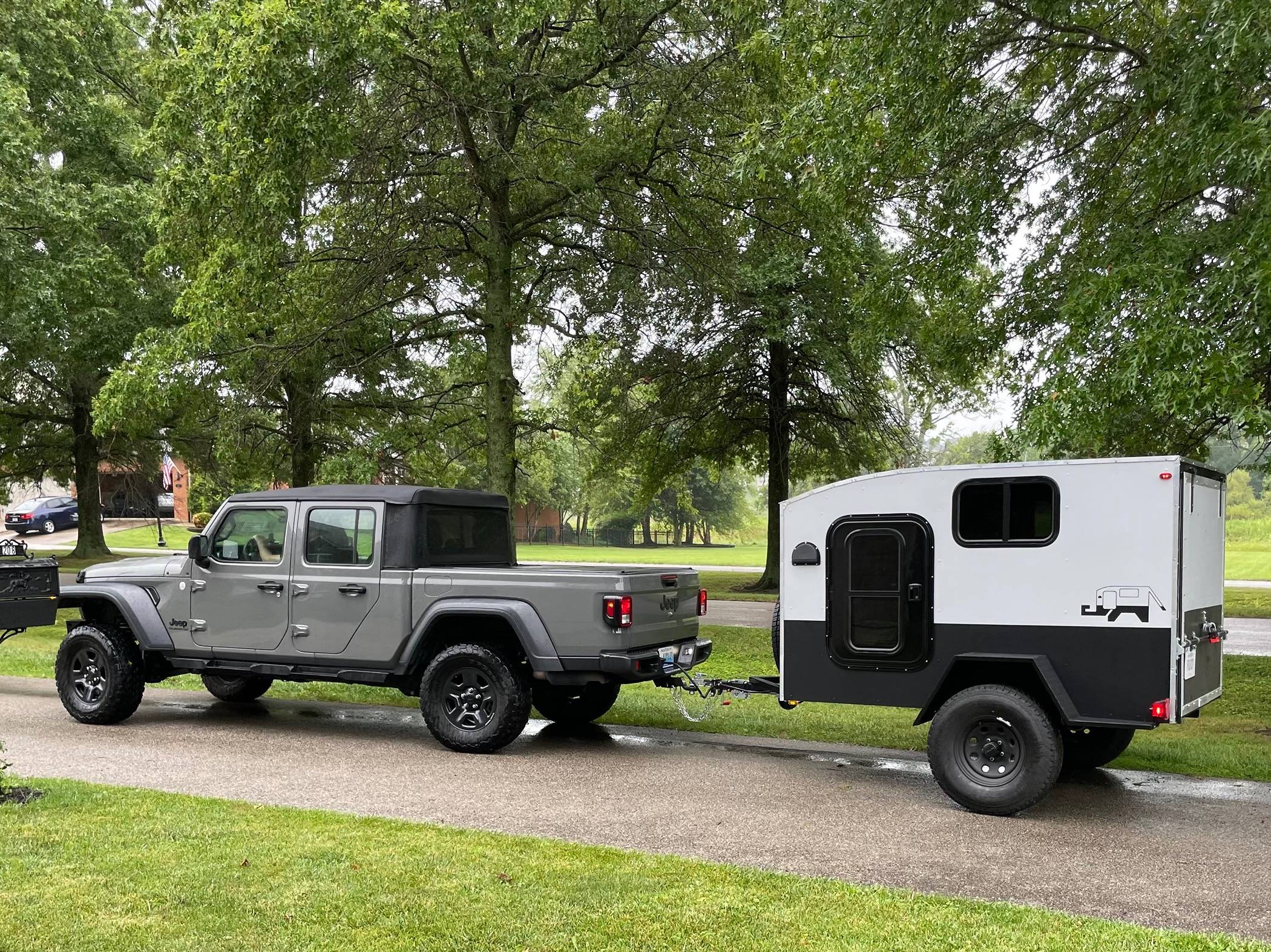 Jeep Gladiator Show us what camper / trailer / RV you're towing with your JT IMG_5199