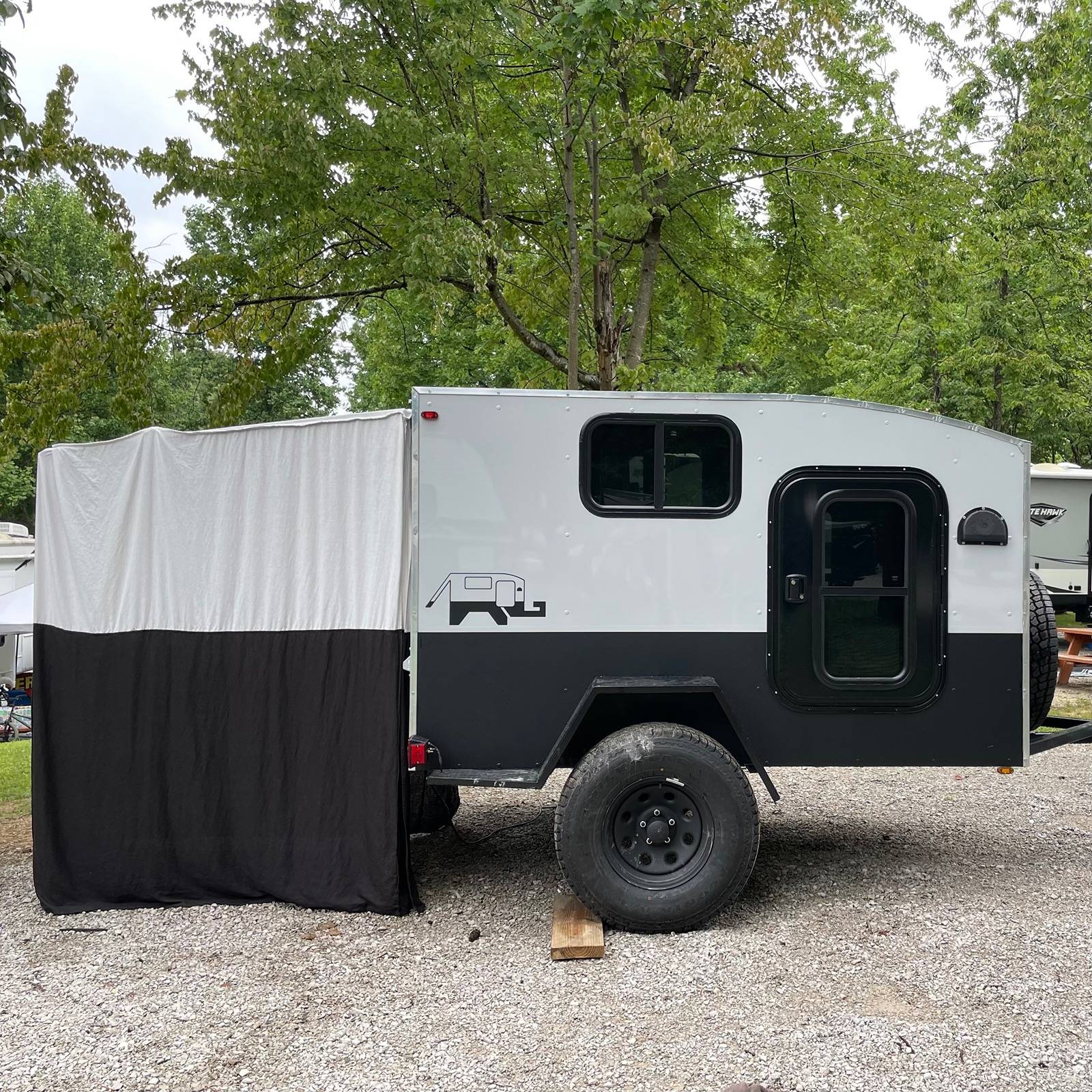 Jeep Gladiator Show us what camper / trailer / RV you're towing with your JT IMG_5210