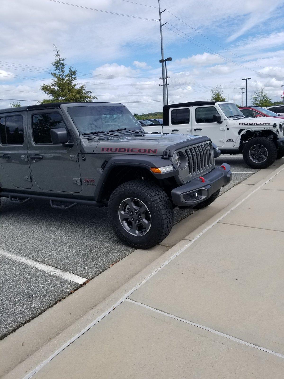 Jeep Gladiator Jeeps Parking Next To Jeeps 20191007_135552