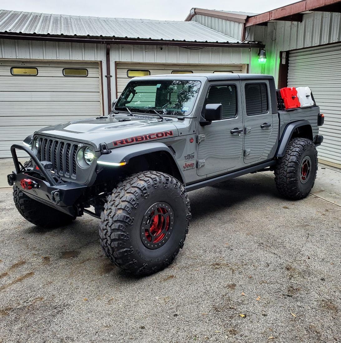 Jeep Gladiator JCR Half Rack Installed Rotopax