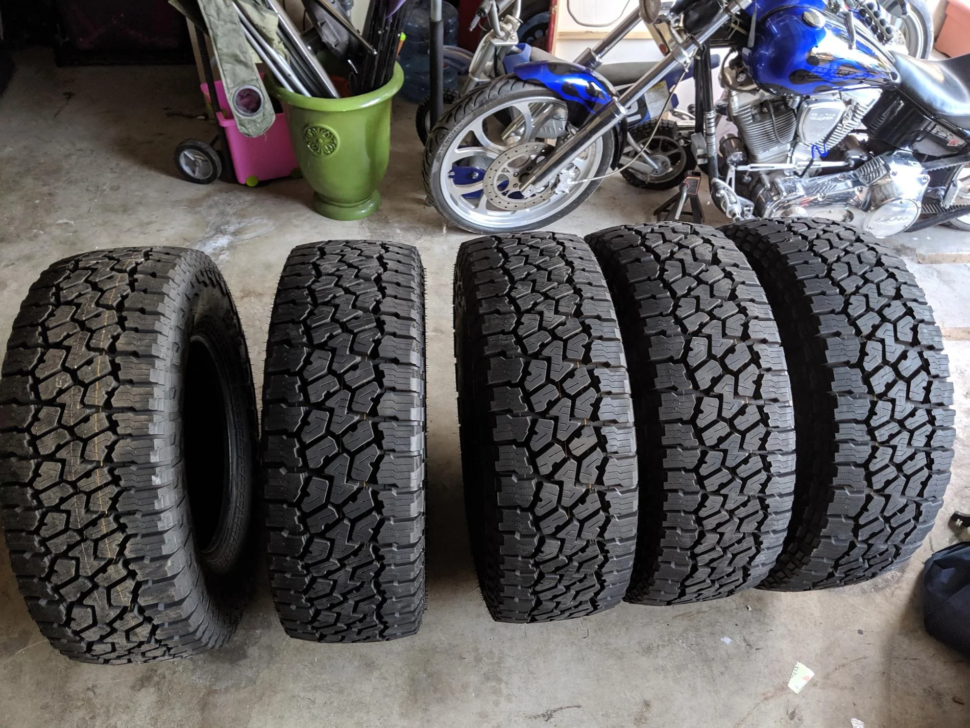 Jeep Gladiator 5 Falken Wildpeak A/T 285/70/17 tires2