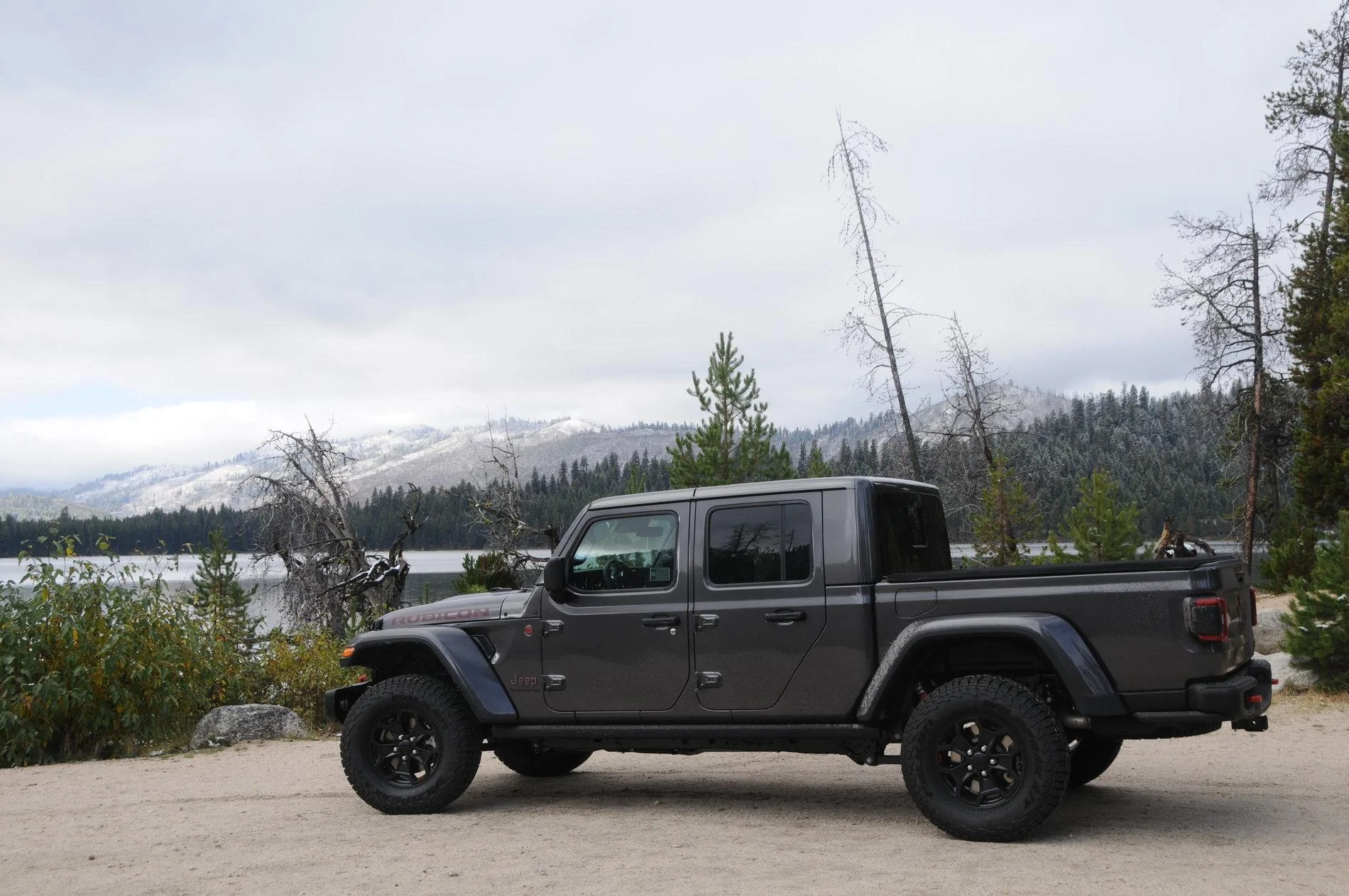 Jeep Gladiator KayakMike's Granite Crystal Metallic LE Build DSE_3007